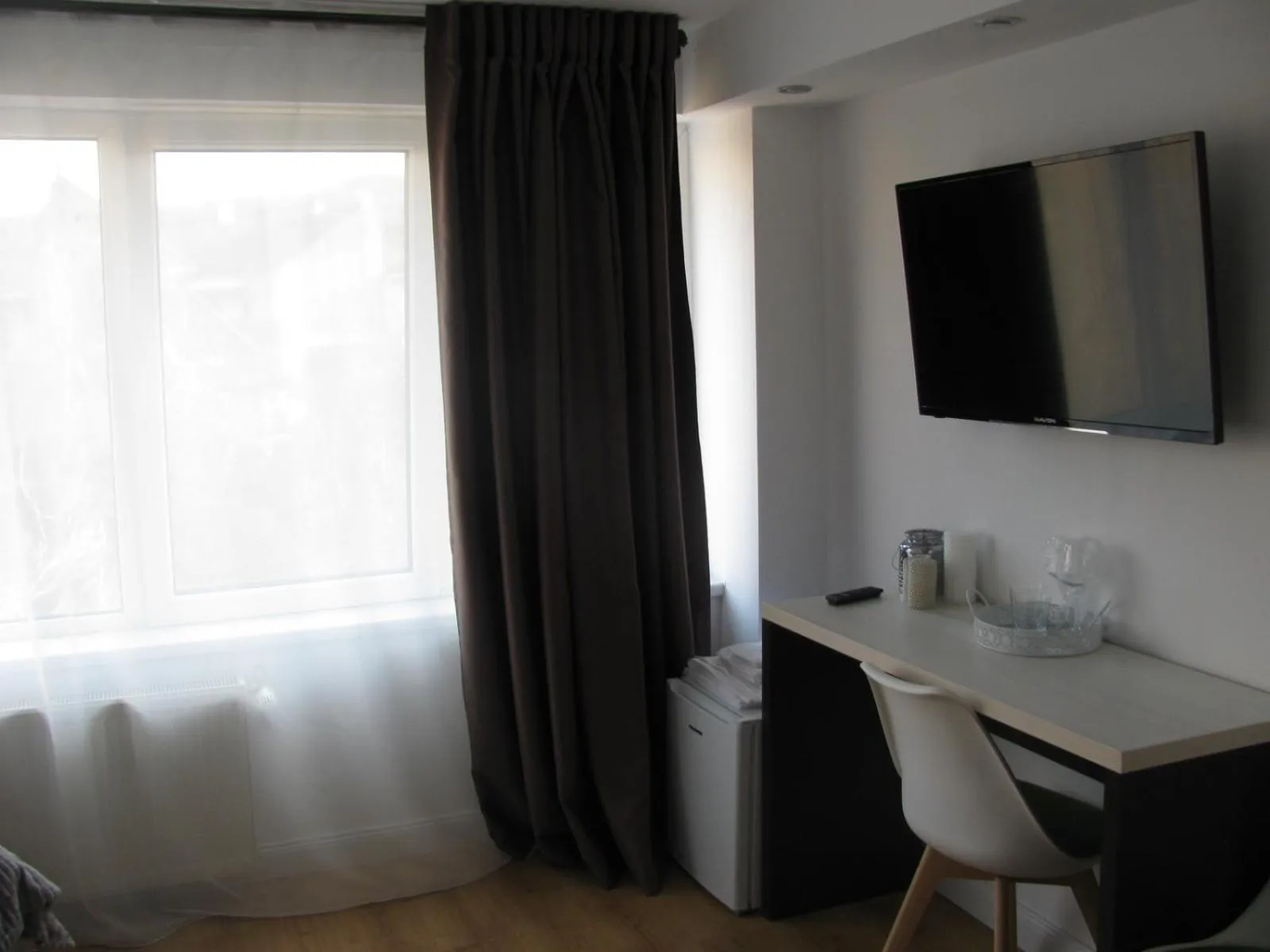 4 Seasons Apartments