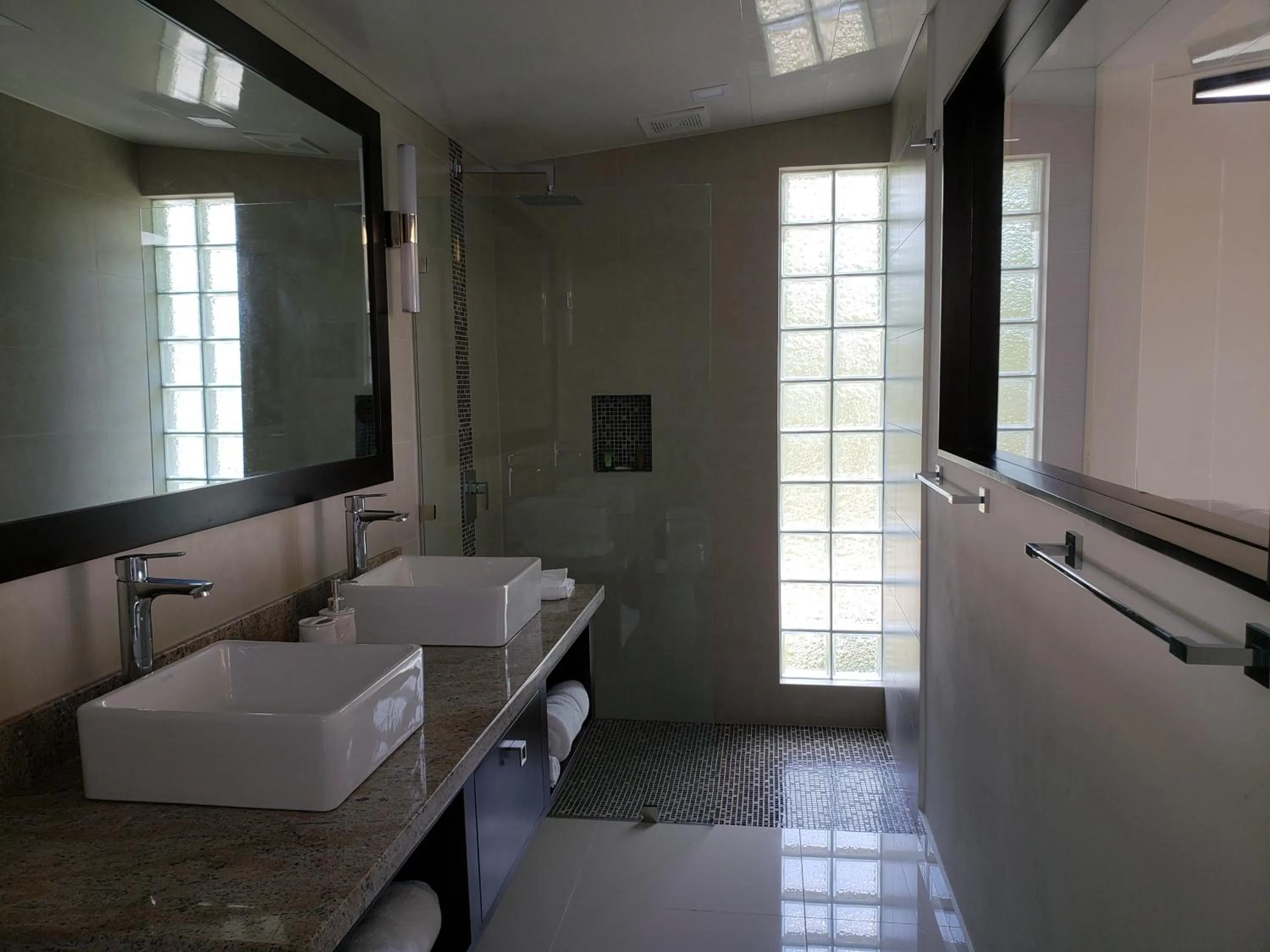 Bathroom in Hotel Laguna Arenal