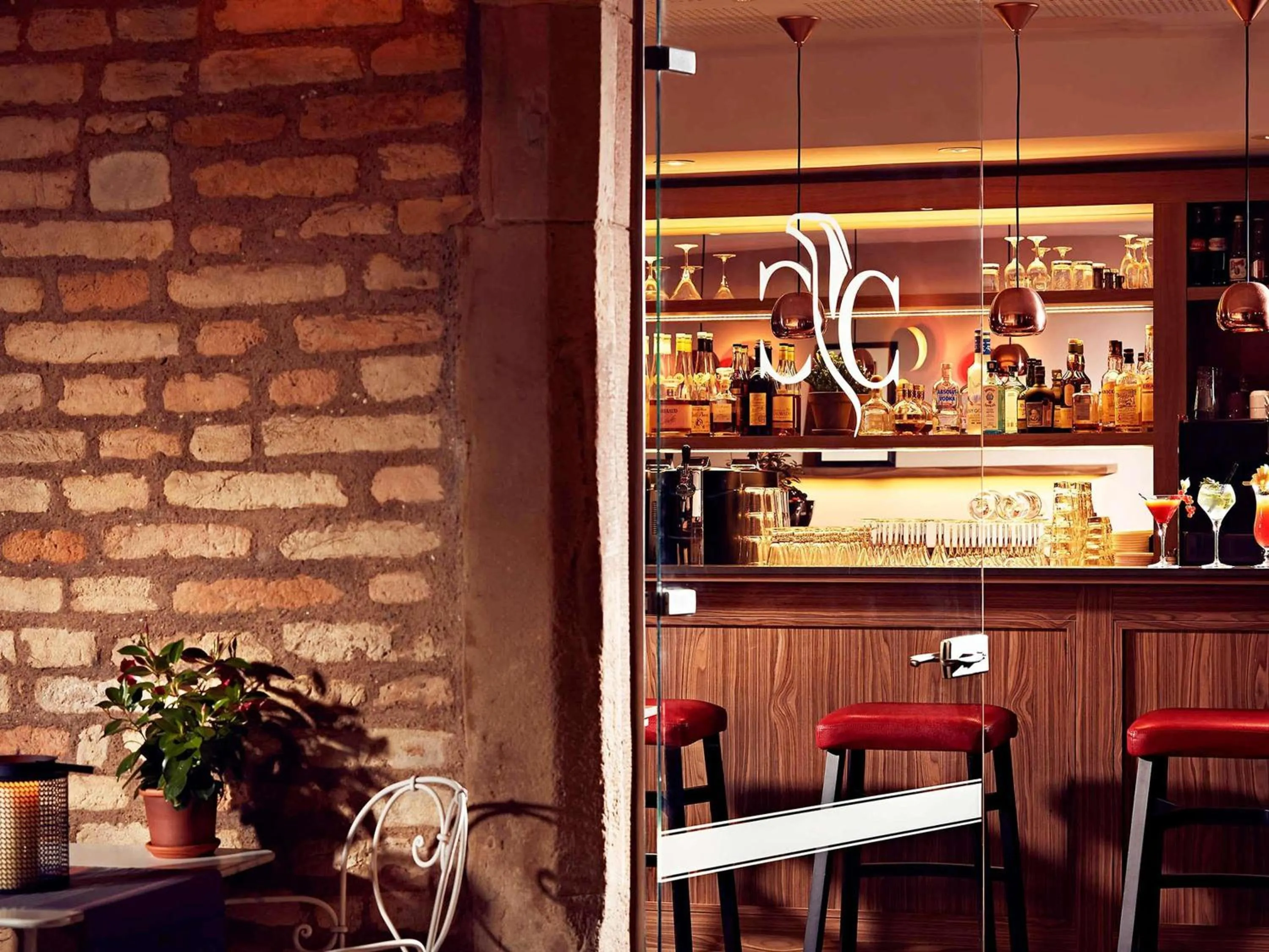 Lounge or bar in Cour du Corbeau Hotel Strasbourg - MGallery Collection