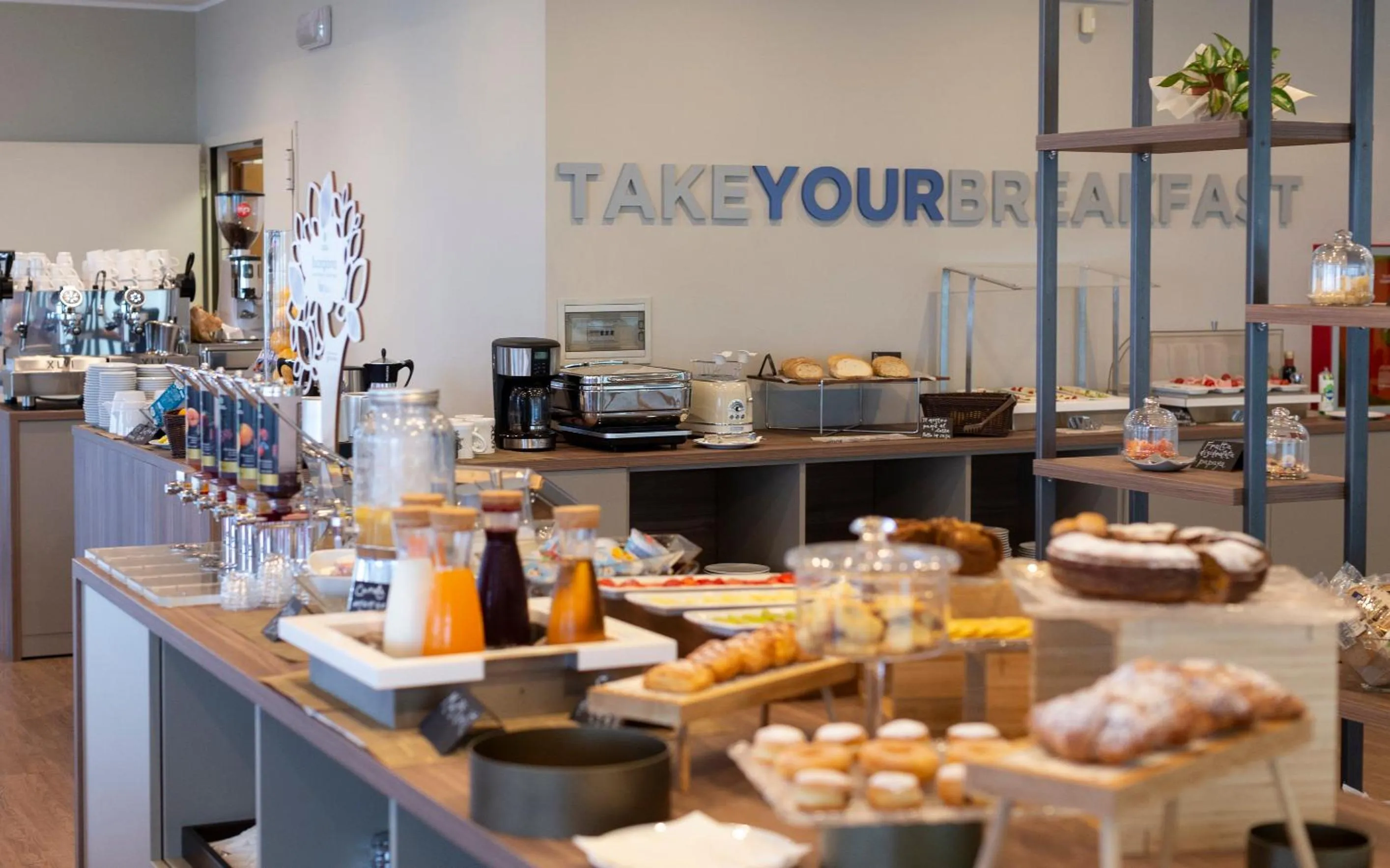 Breakfast in Little Hotel