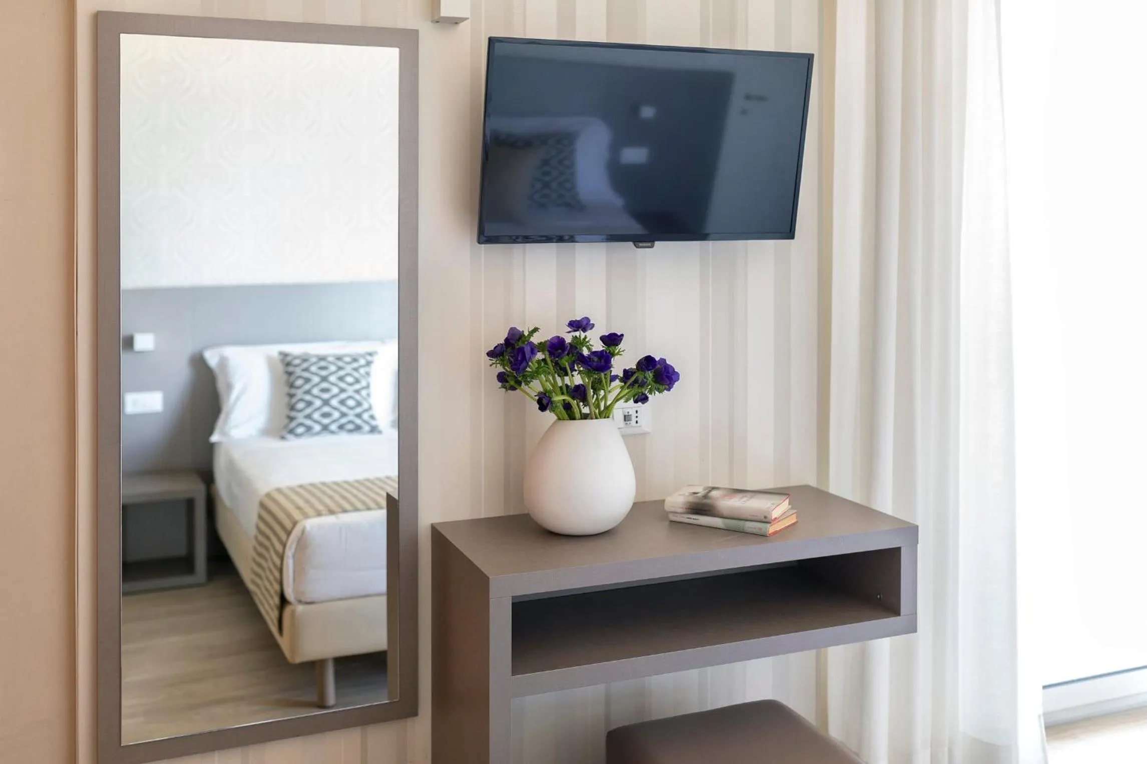 Photo of the whole room, Bed in Little Hotel