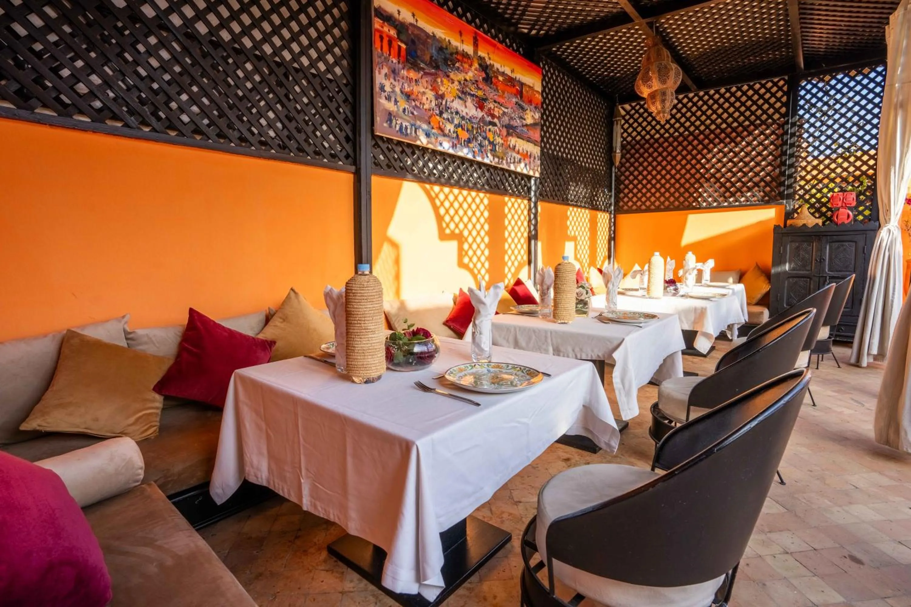 Restaurant/places to eat in Riad Alaka