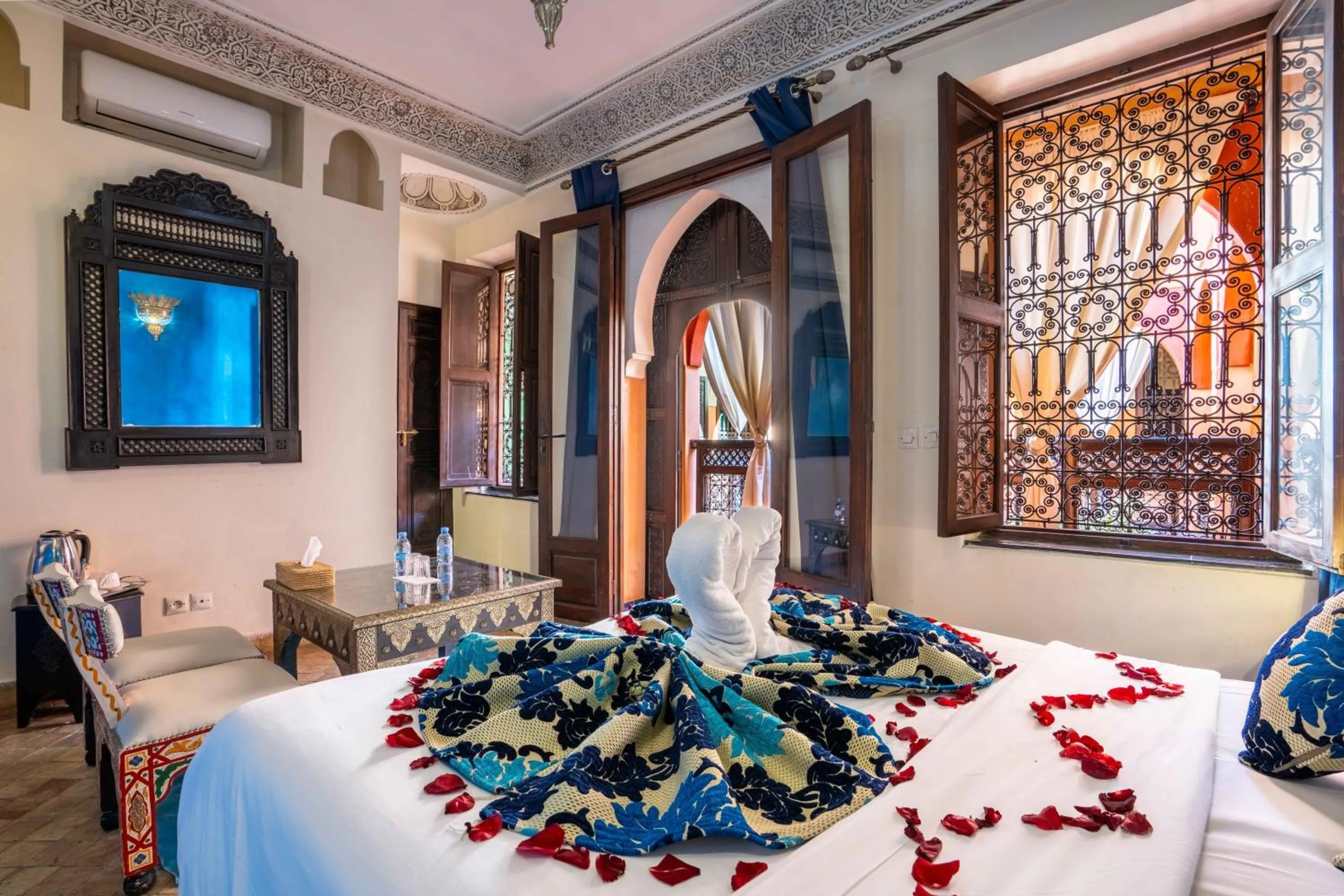 Photo of the whole room, Bed in Riad Alaka