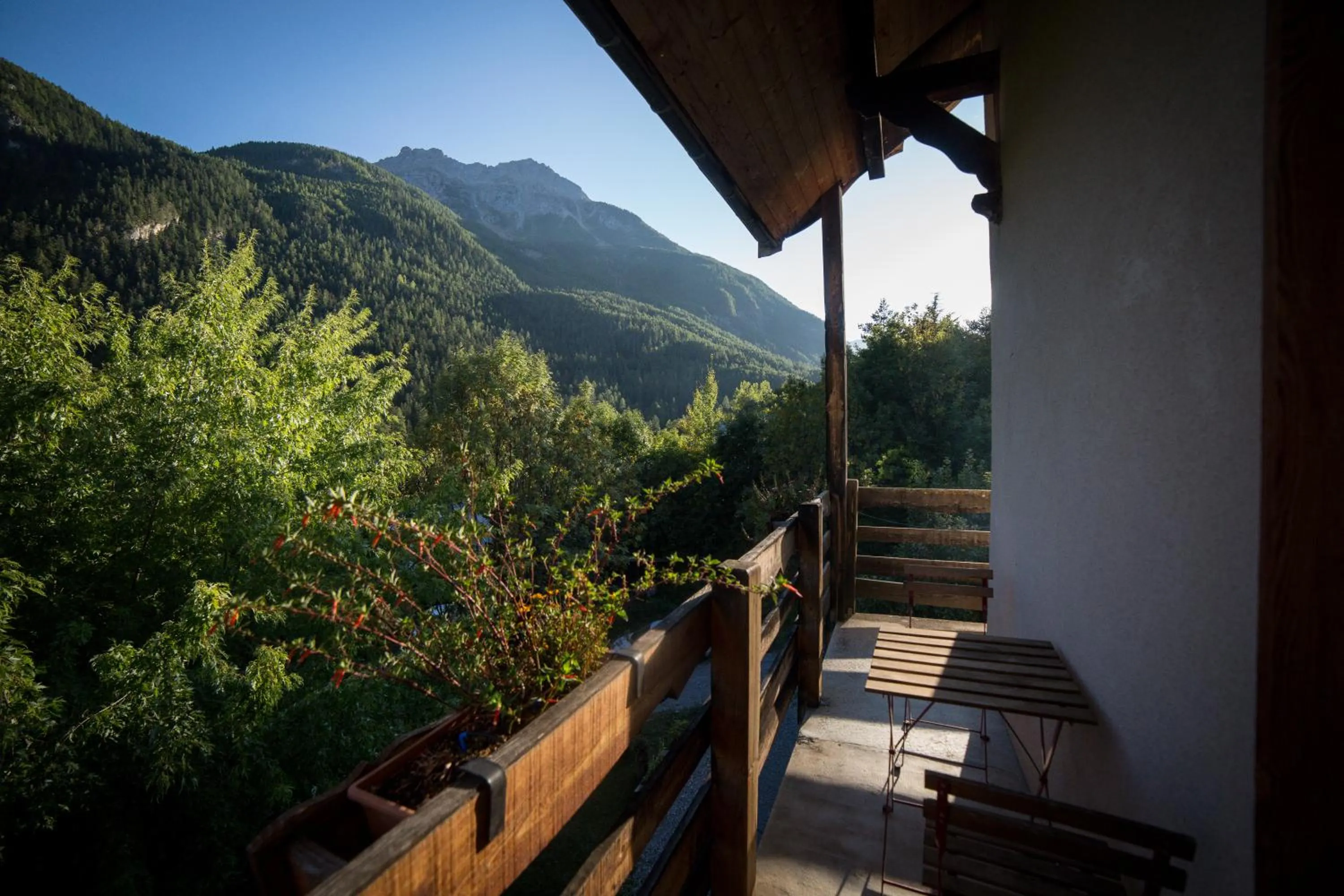 Spring in Hôtel Restaurant Gîtes Les 5 Saisons