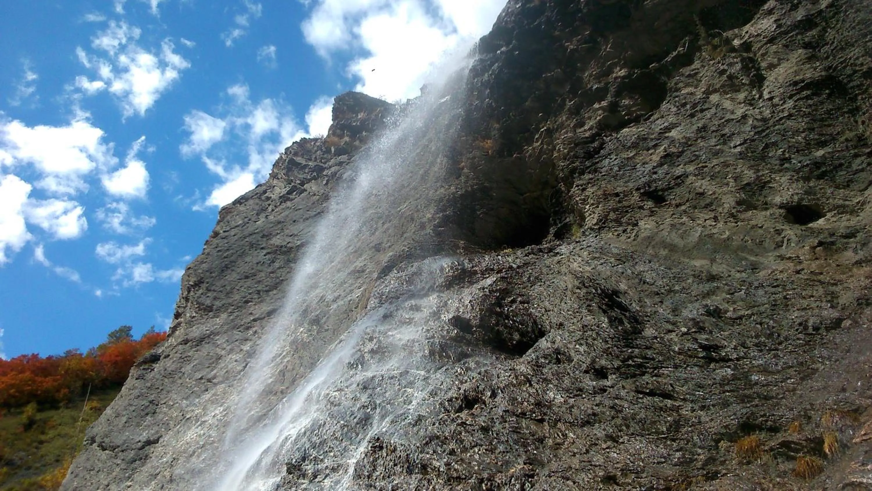 Natural landscape in Hôtel Restaurant Gîtes Les 5 Saisons
