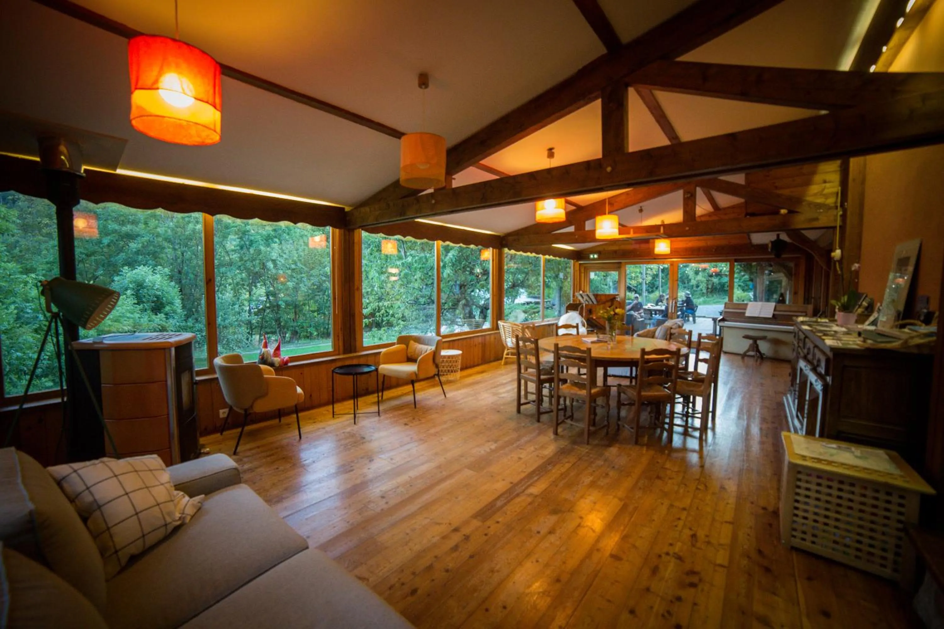 Hôtel Restaurant Gîtes Les 5 Saisons