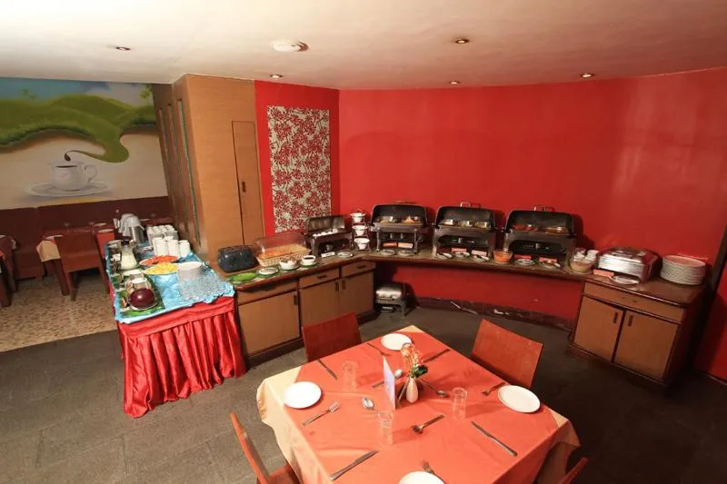 Restaurant/places to eat in Parijatha Gateway