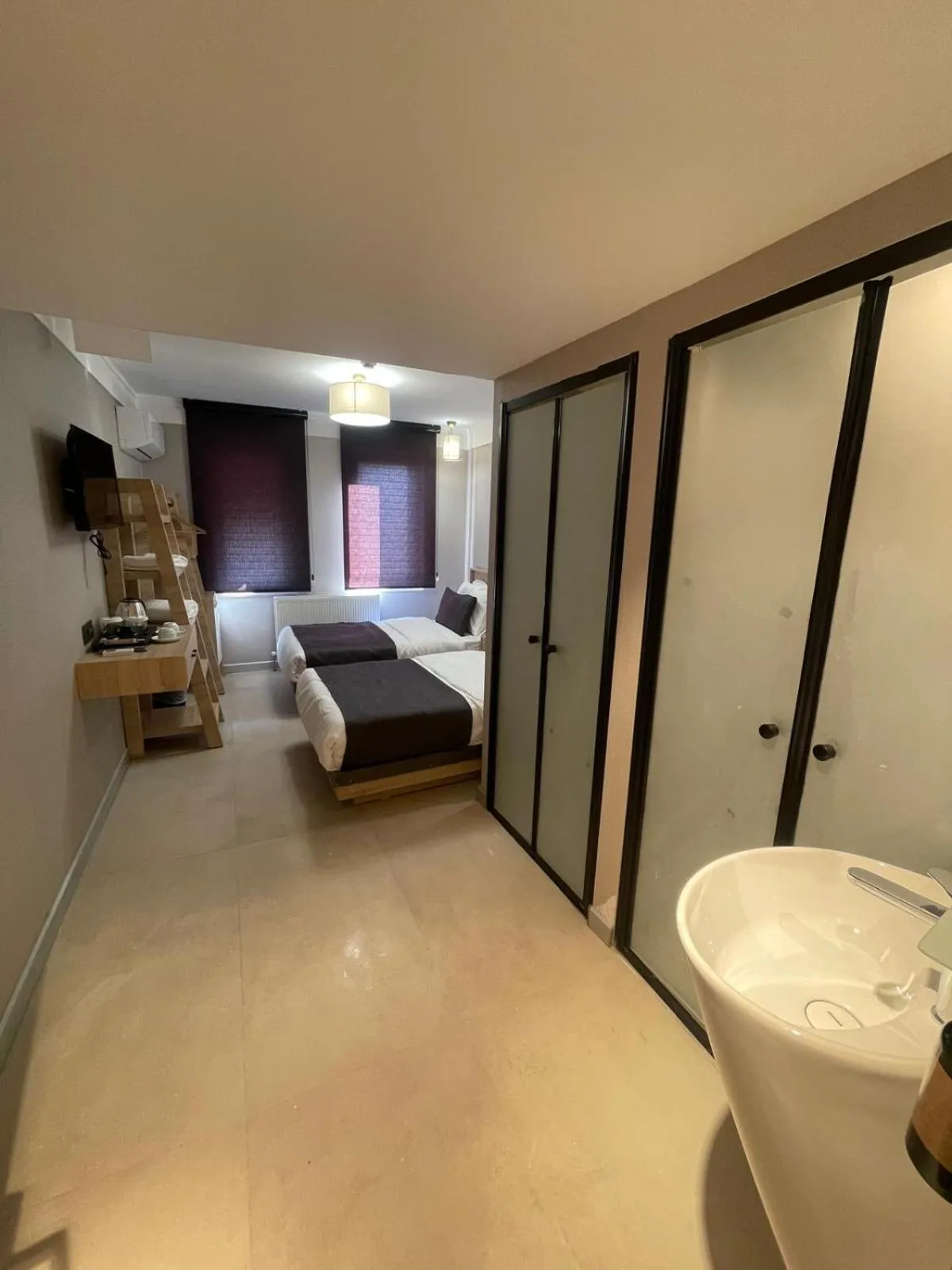 Photo of the whole room, Bed in Utkubey Hotel