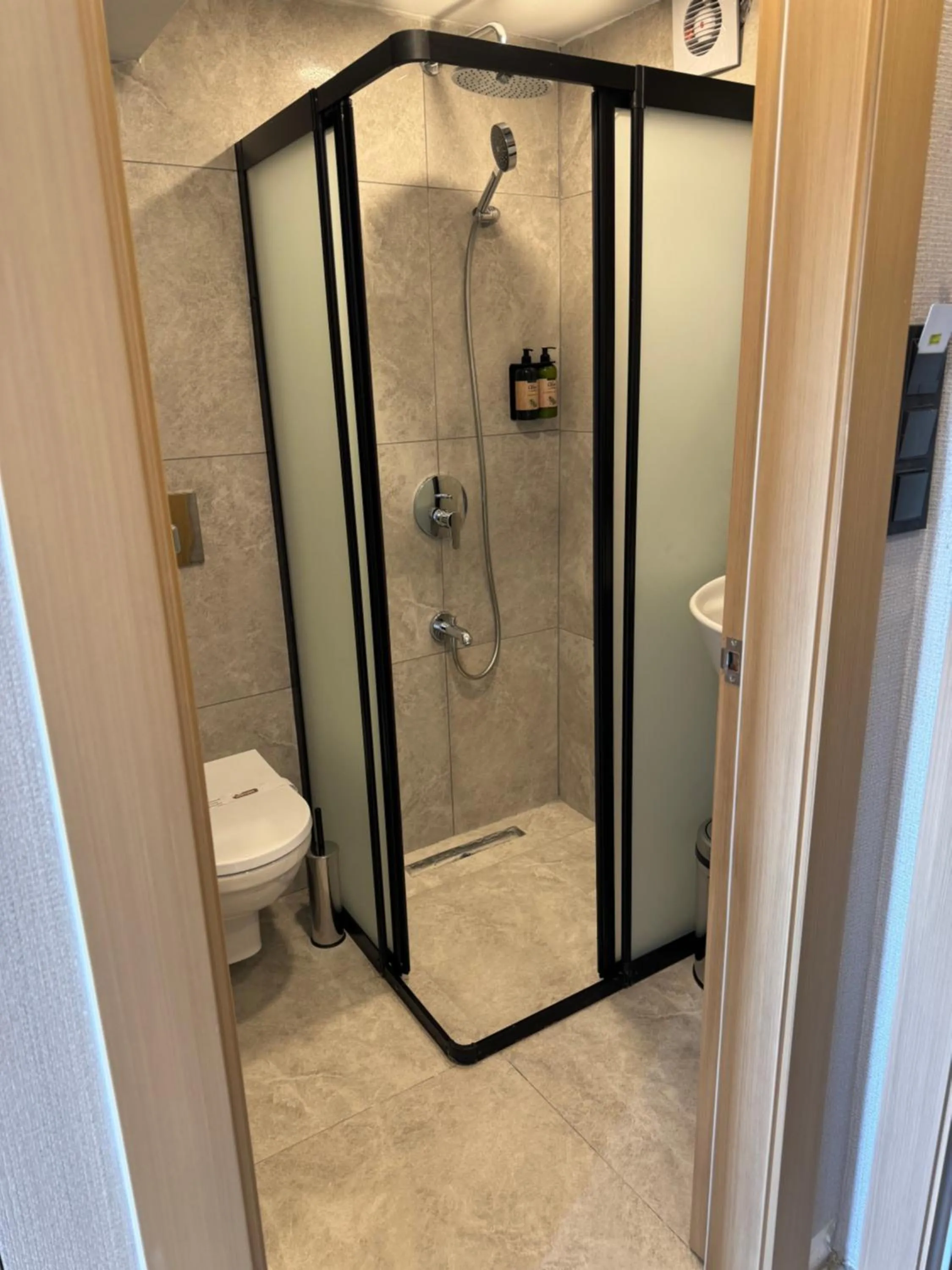 Bathroom in Utkubey Hotel