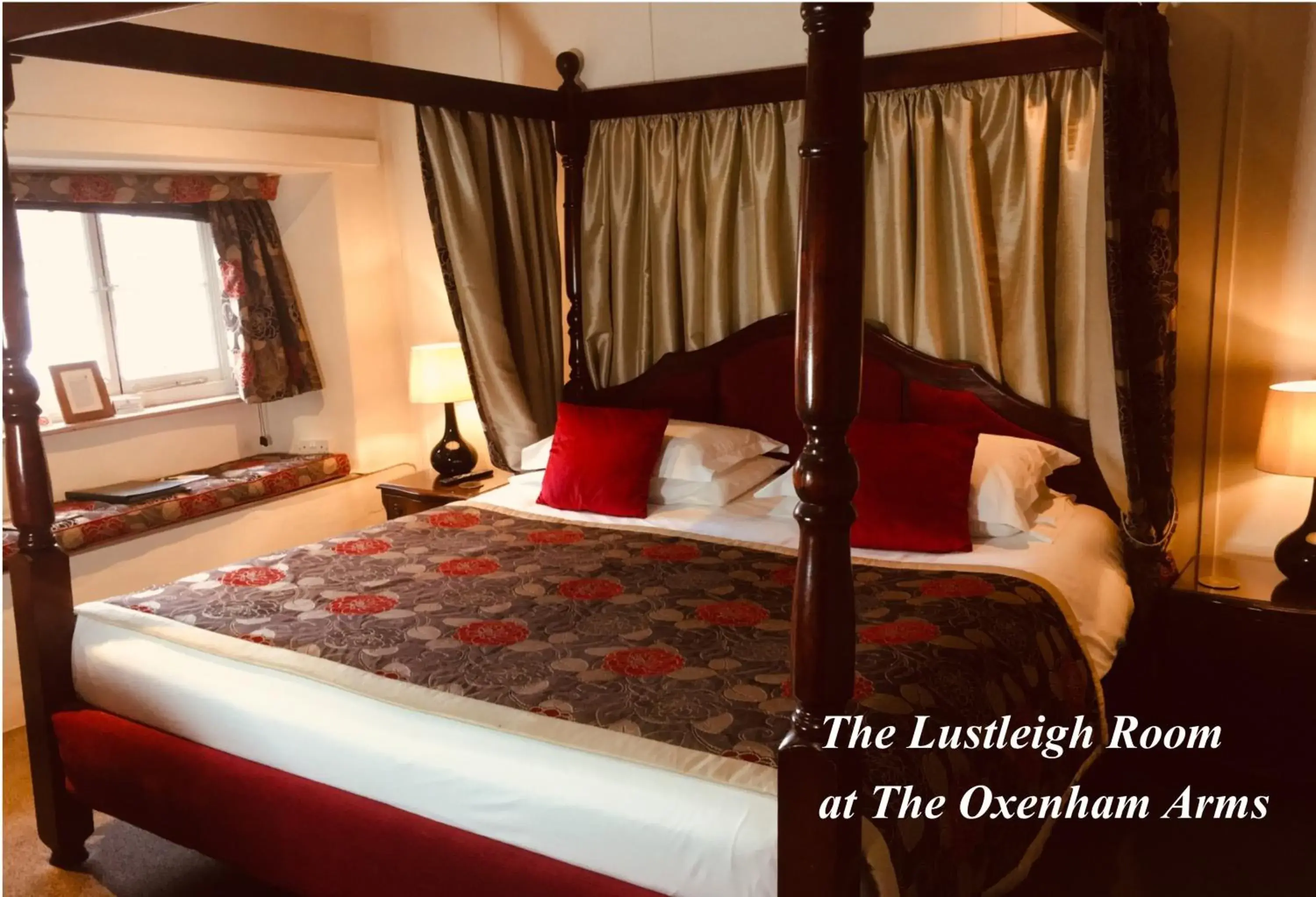 Double Room with Four Poster Bed in The Oxenham Arms Hotel Devon Double Room with Four Poster Bed in The Oxenham Arms Hotel Devon