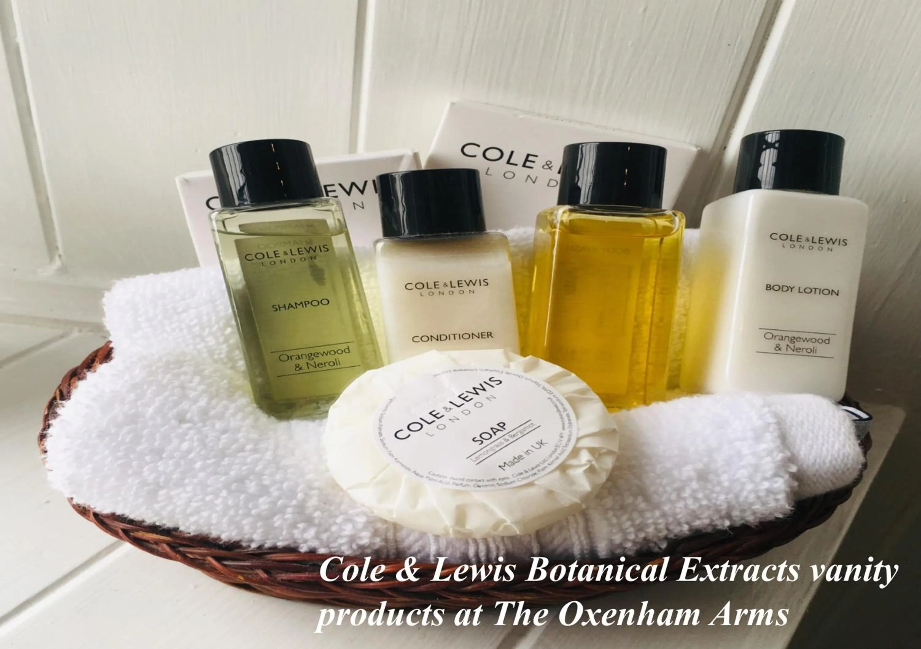 Shower in The Oxenham Arms Hotel Devon