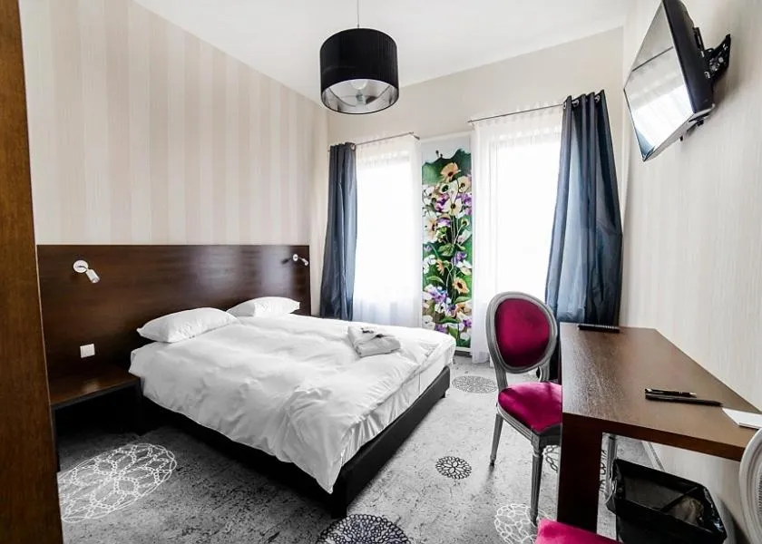 Photo of the whole room, Bed in Lawendowe Termy