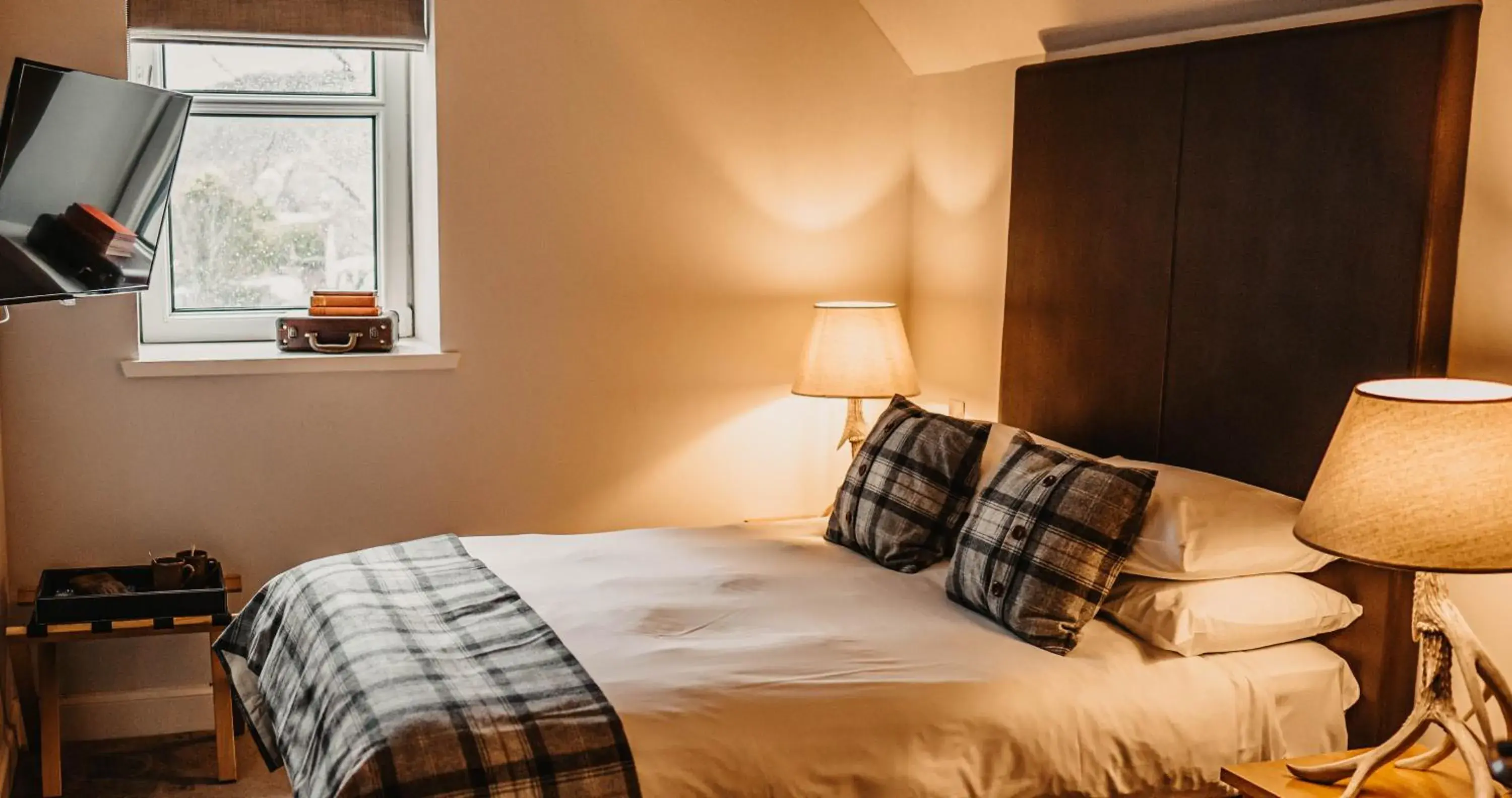 Small Double Room in Broadford Hotel Small Double Room in Broadford Hotel