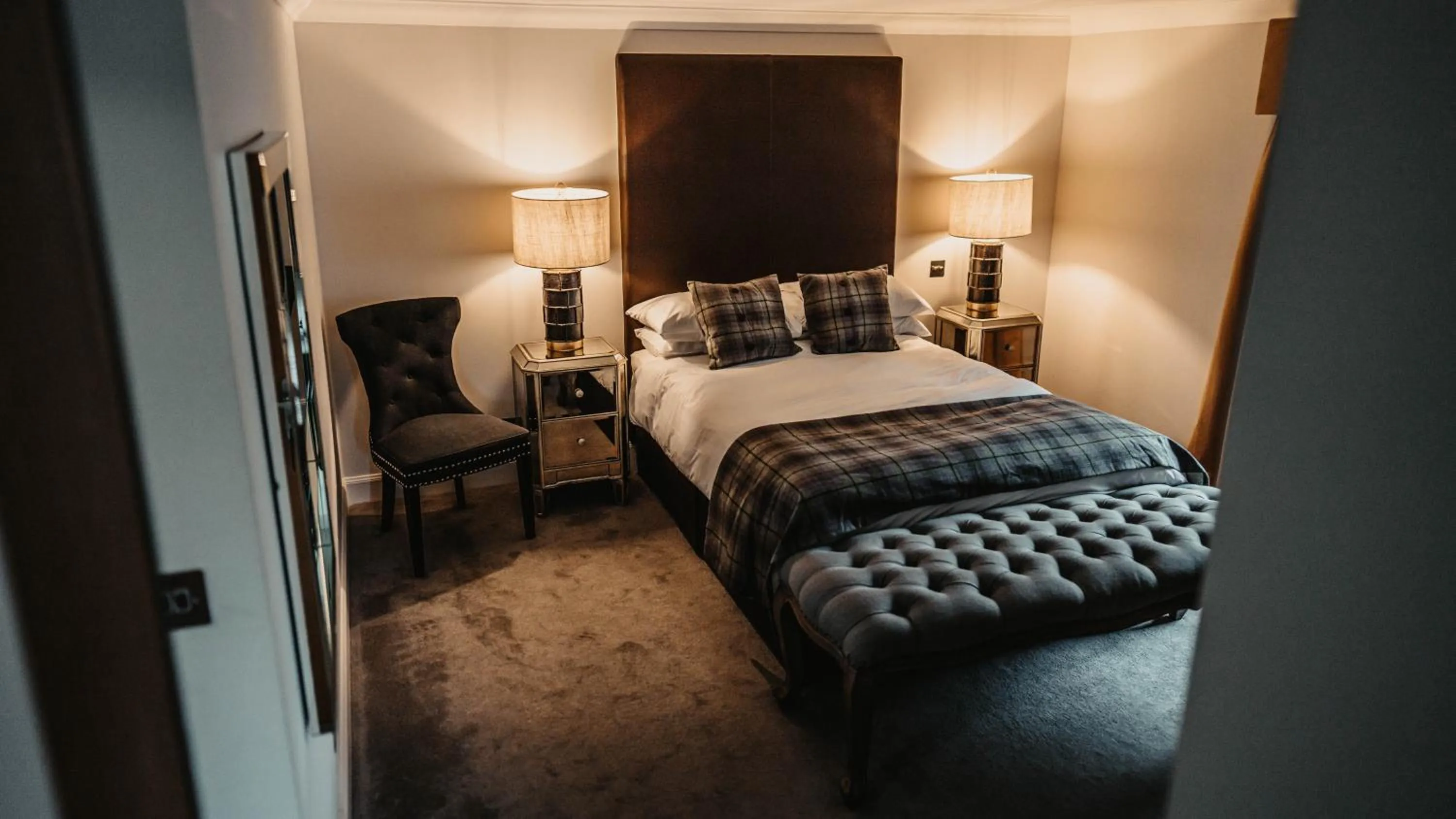 Bedroom, Bed in Broadford Hotel