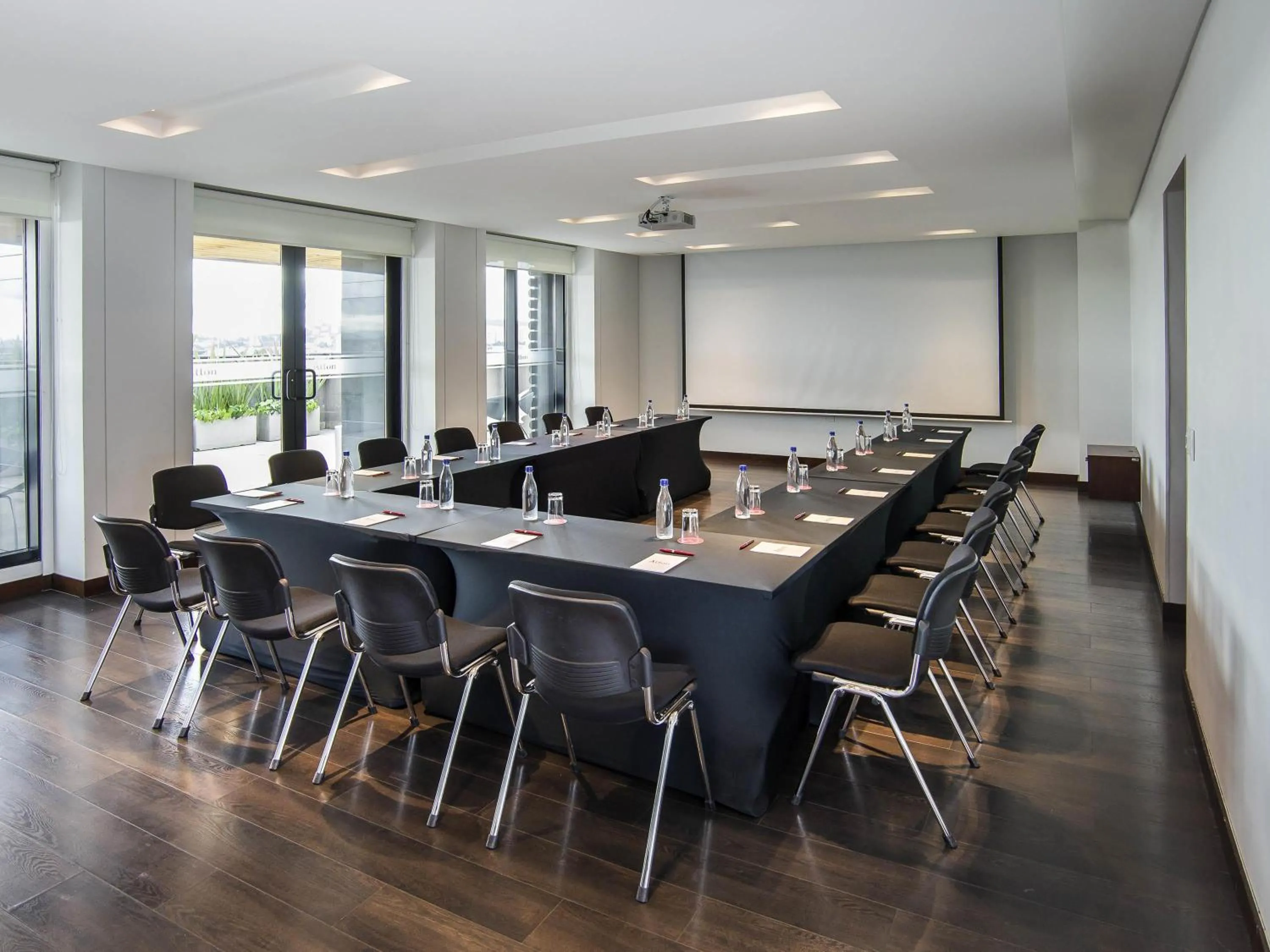 Meeting/conference room in Mercure Bogota Calle 100