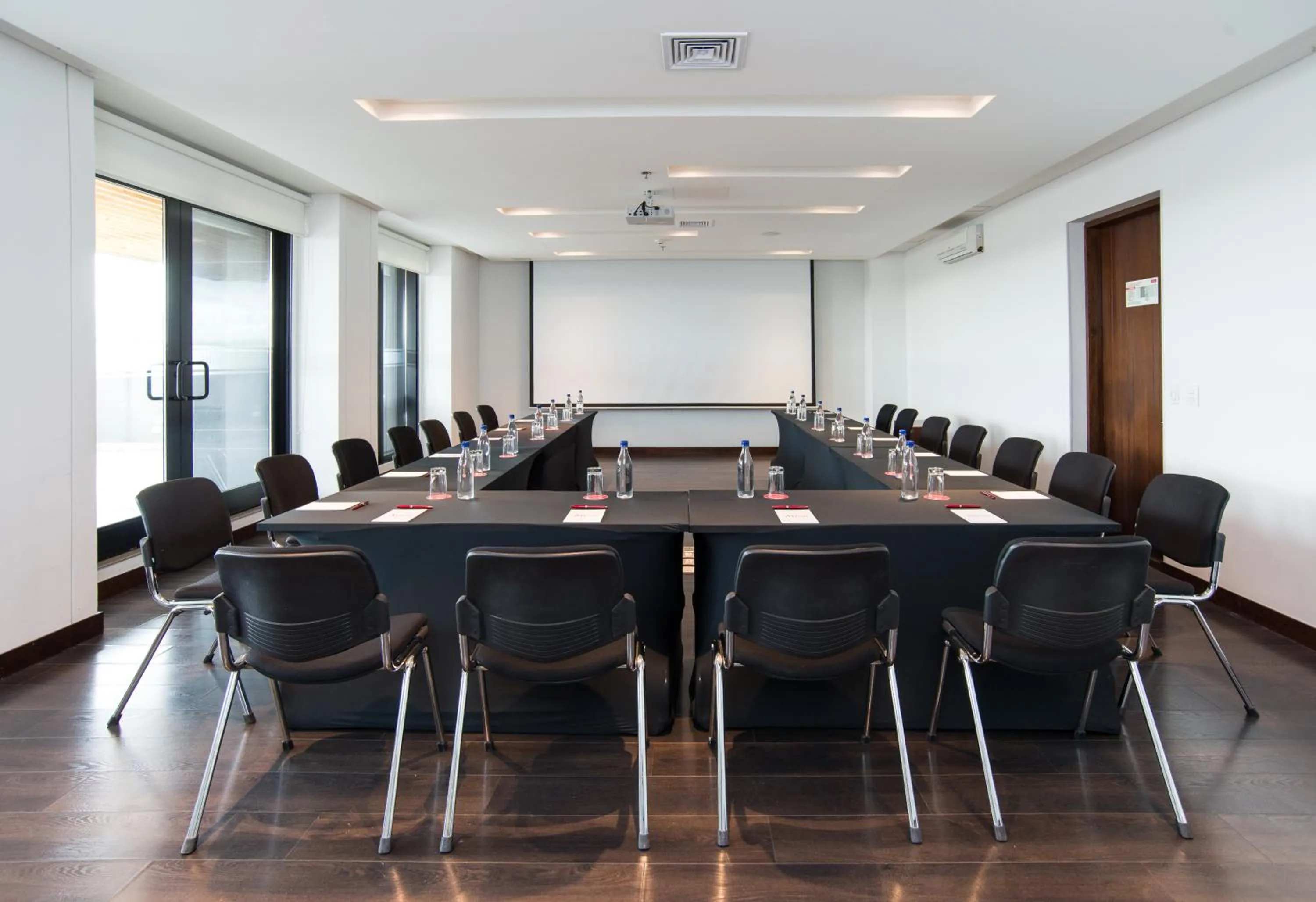 Meeting/conference room in Mercure Bogota Calle 100