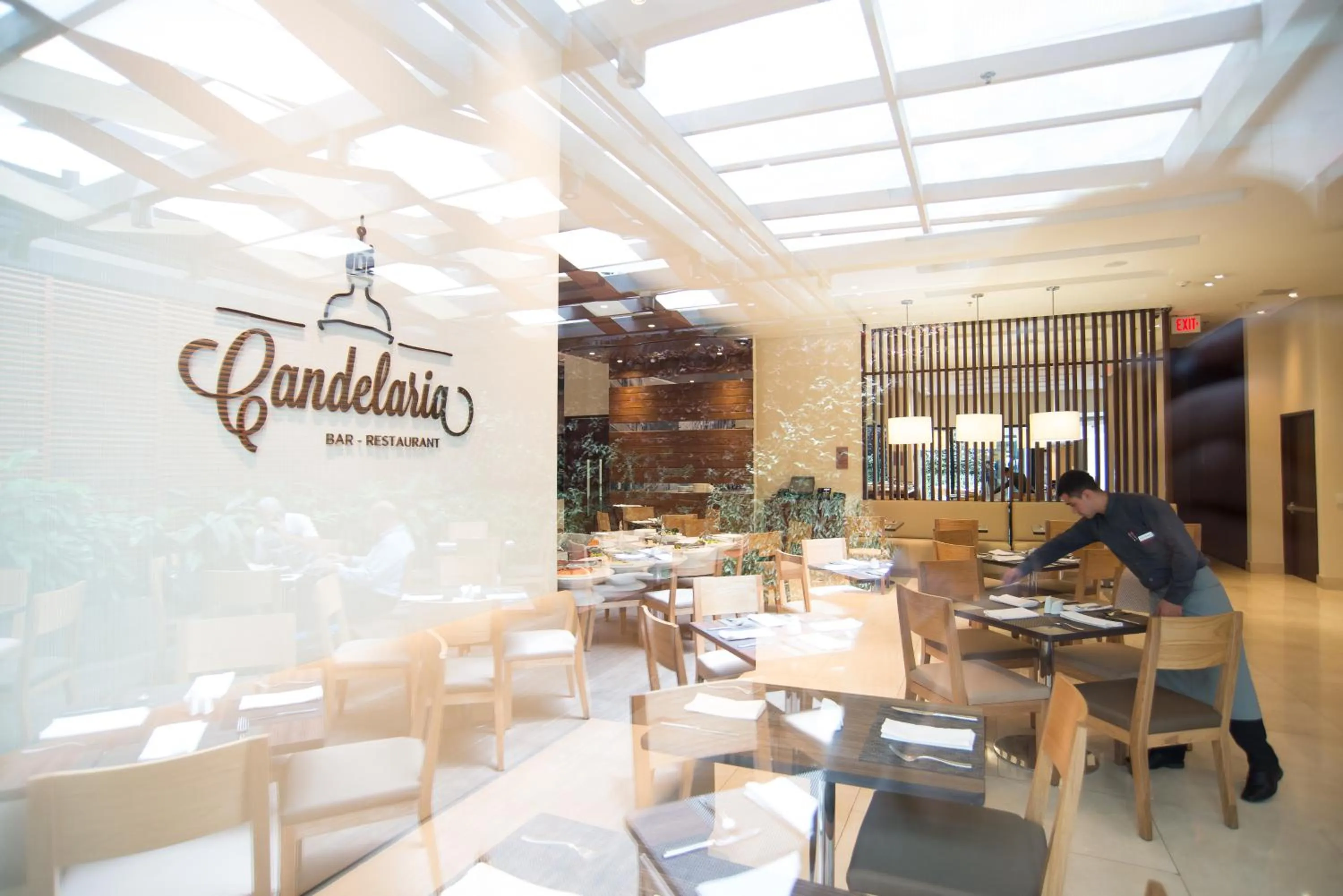 Staff in Mercure Bogota Calle 100