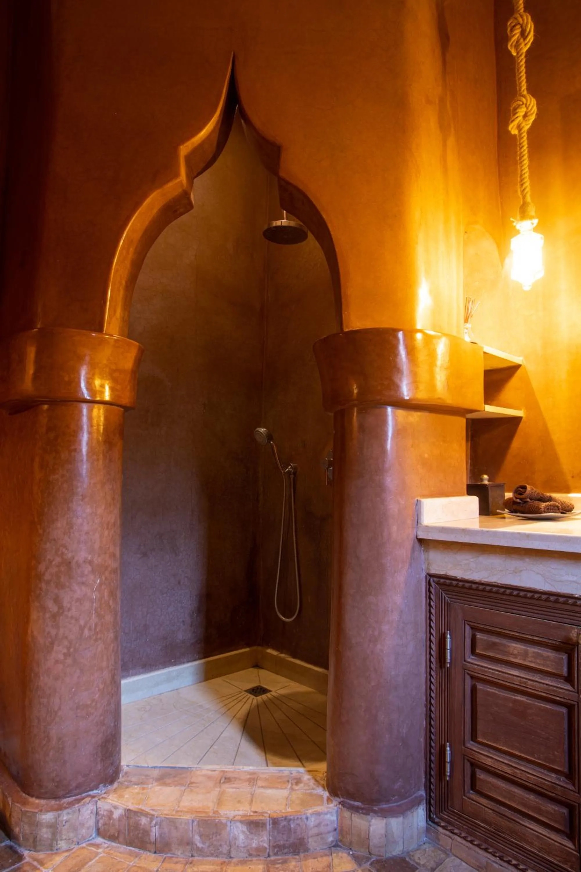 Shower in Riad Hizad