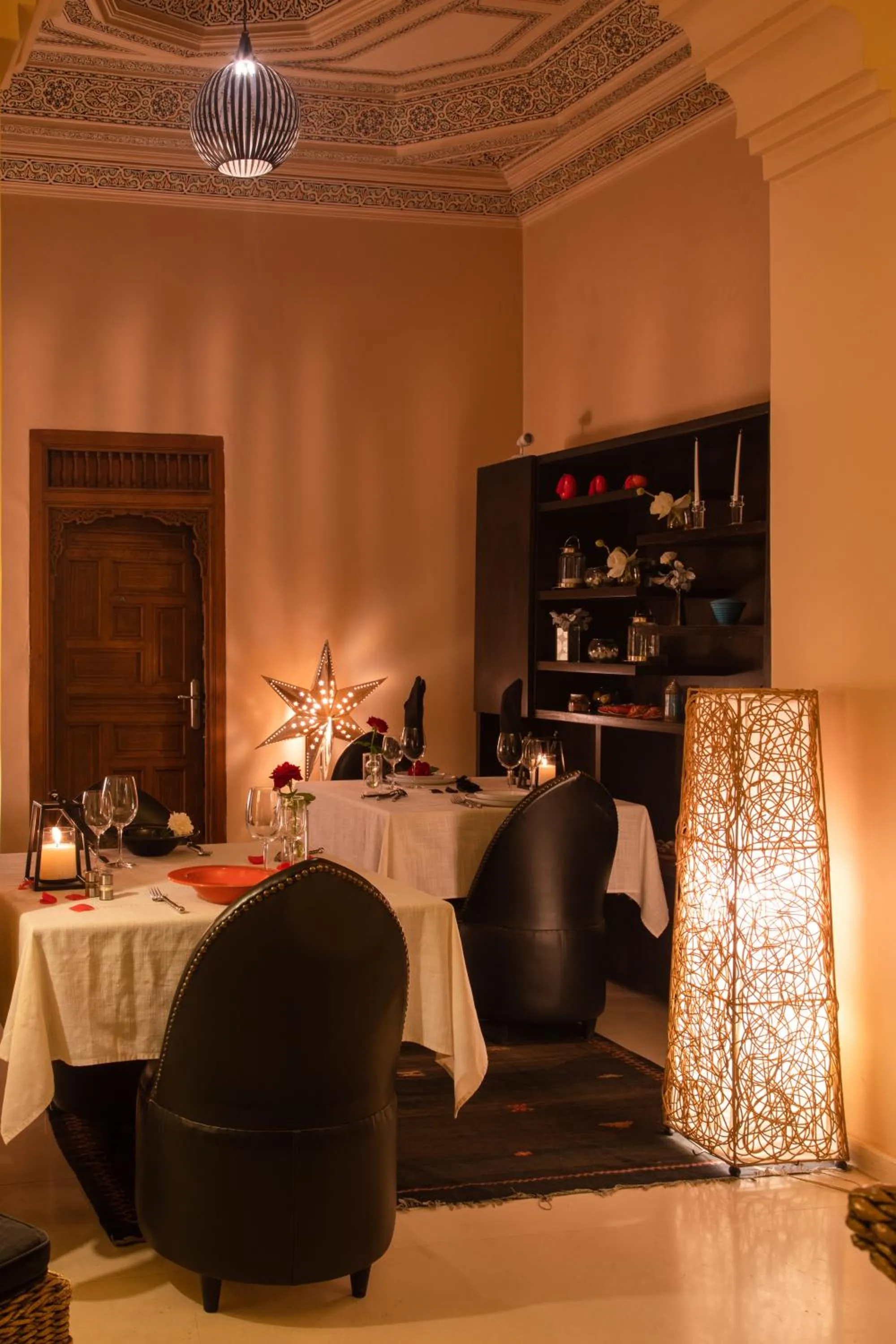 Restaurant/places to eat in Riad Hizad