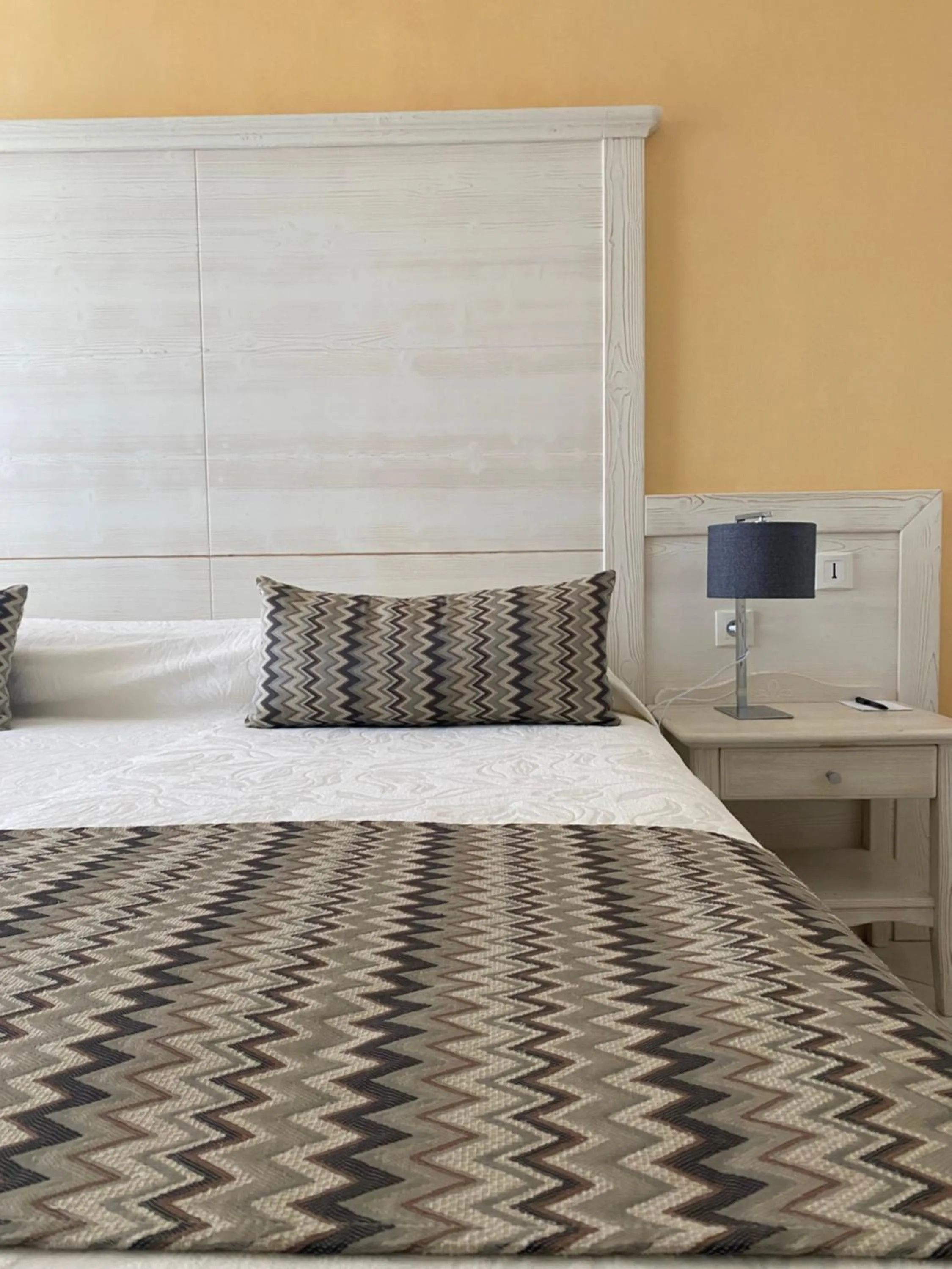 Bed in Hôtel Funtana Marina