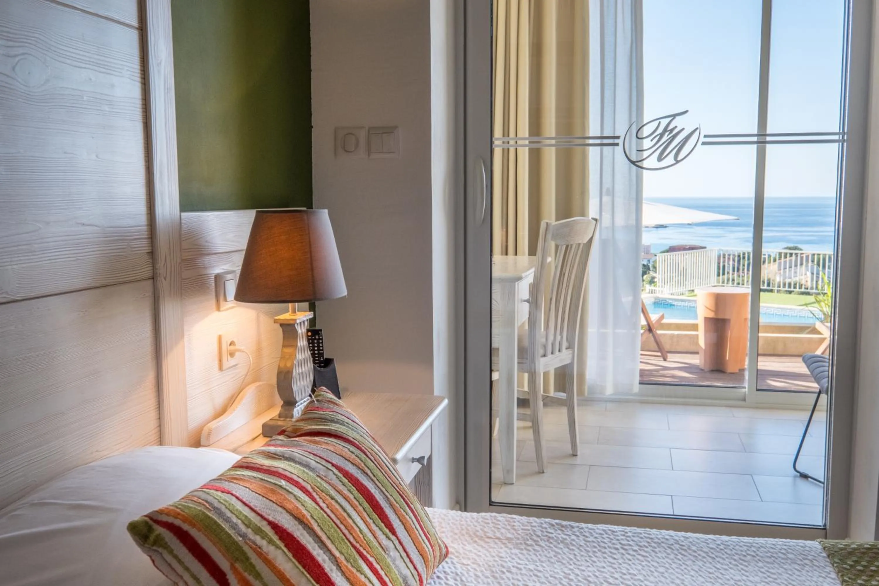 Bed in Hôtel Funtana Marina