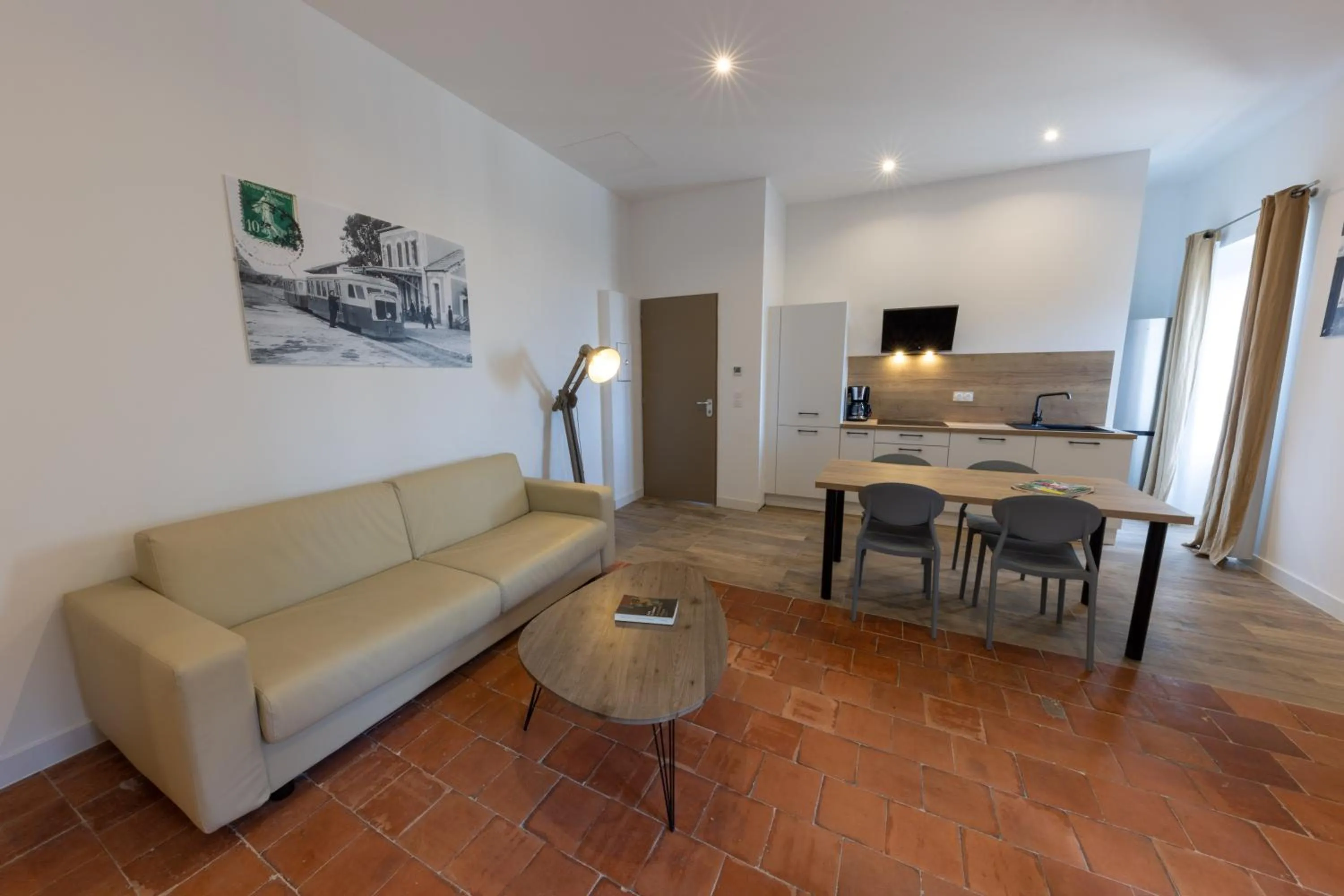 TV and multimedia in Hôtel Casa Rossa & Spa