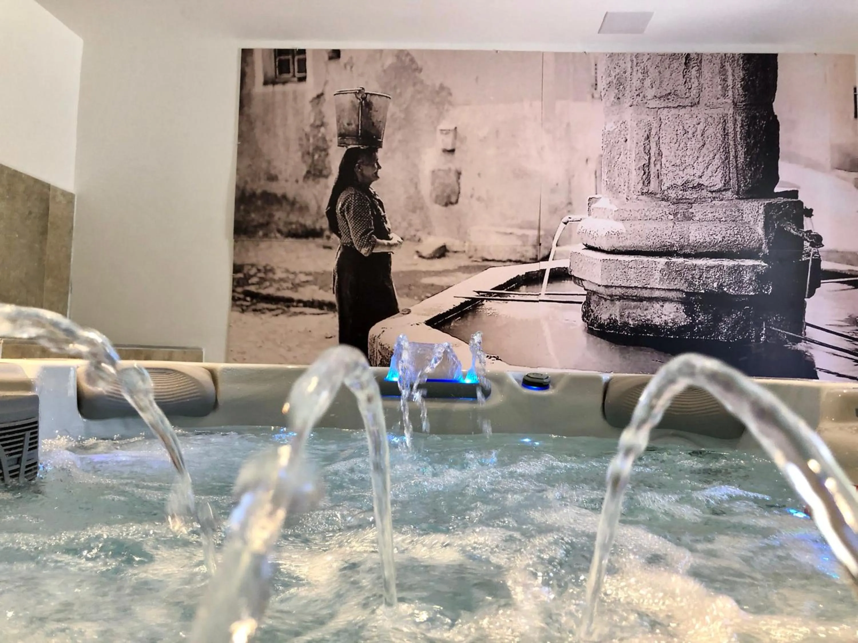 Hot Tub in Hôtel Casa Rossa & Spa