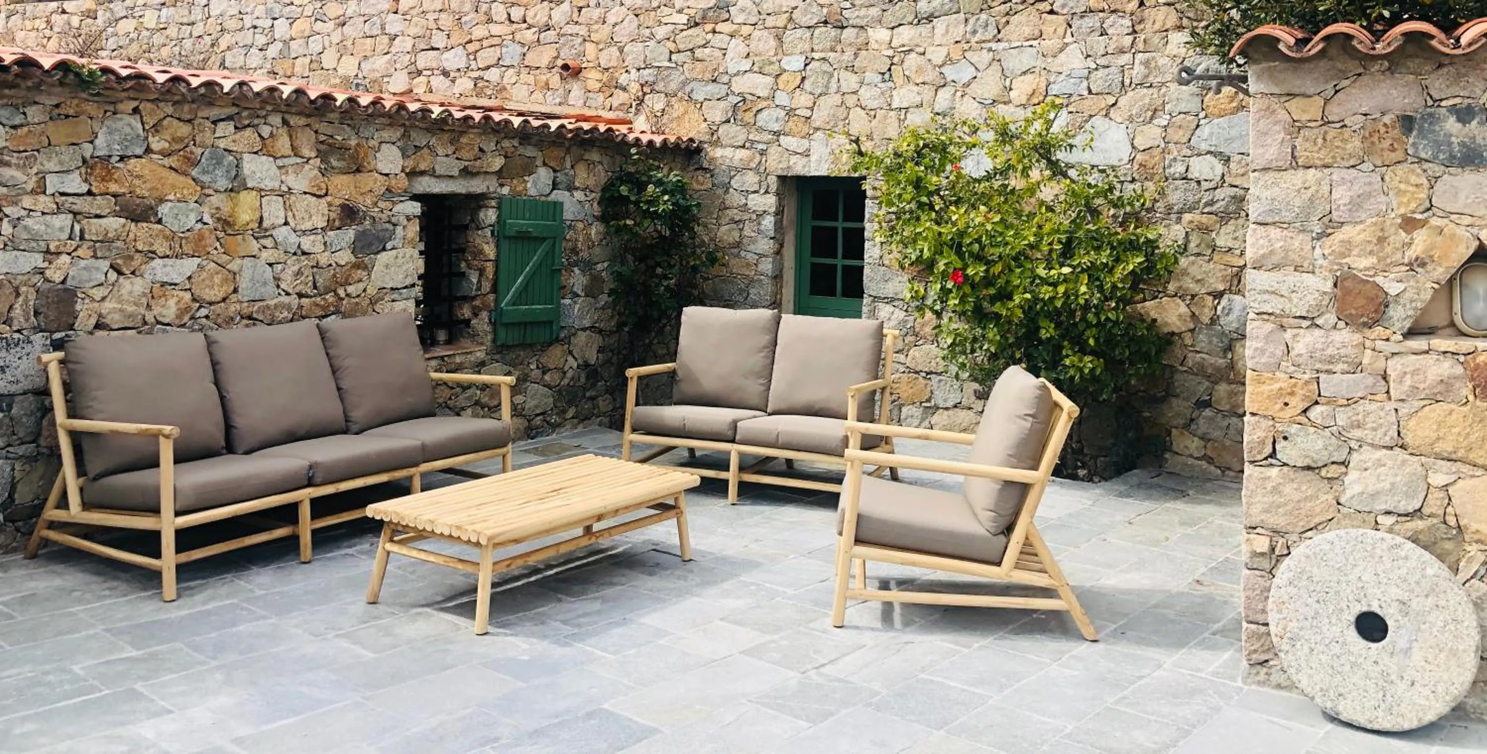 sunbed in Hôtel Casa Rossa & Spa