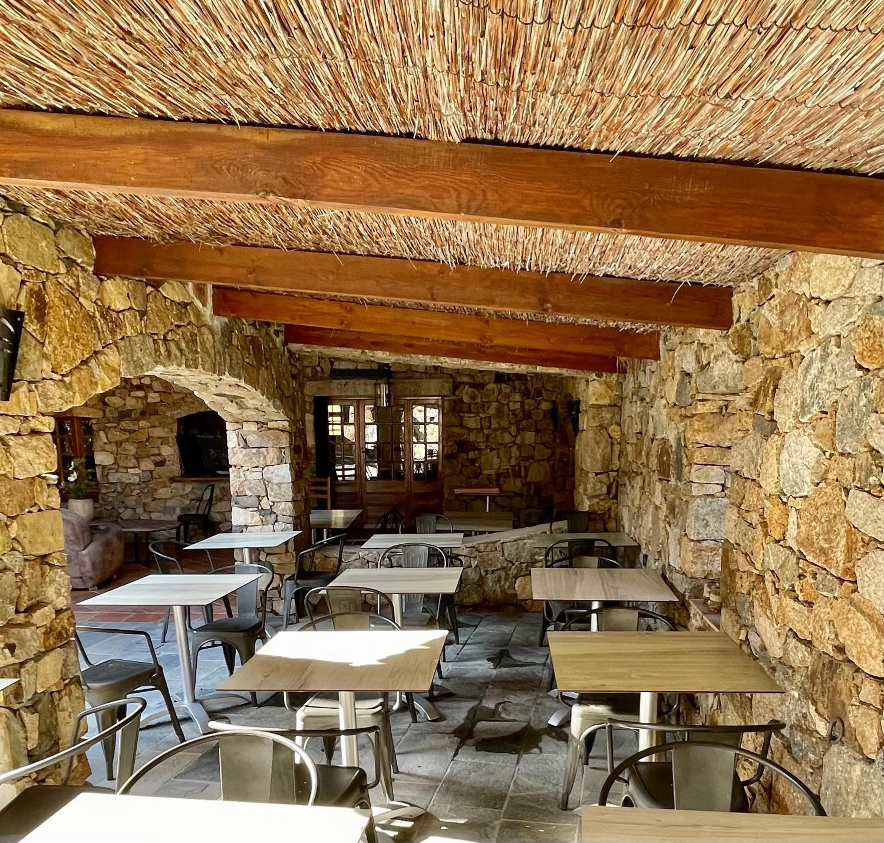 Restaurant/places to eat in Hôtel Casa Rossa & Spa