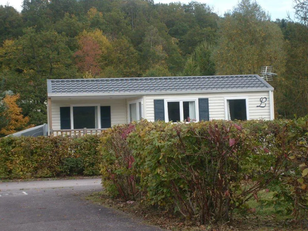Photo of the whole room in Camping Base de Loisirs du Lac de la Moselotte