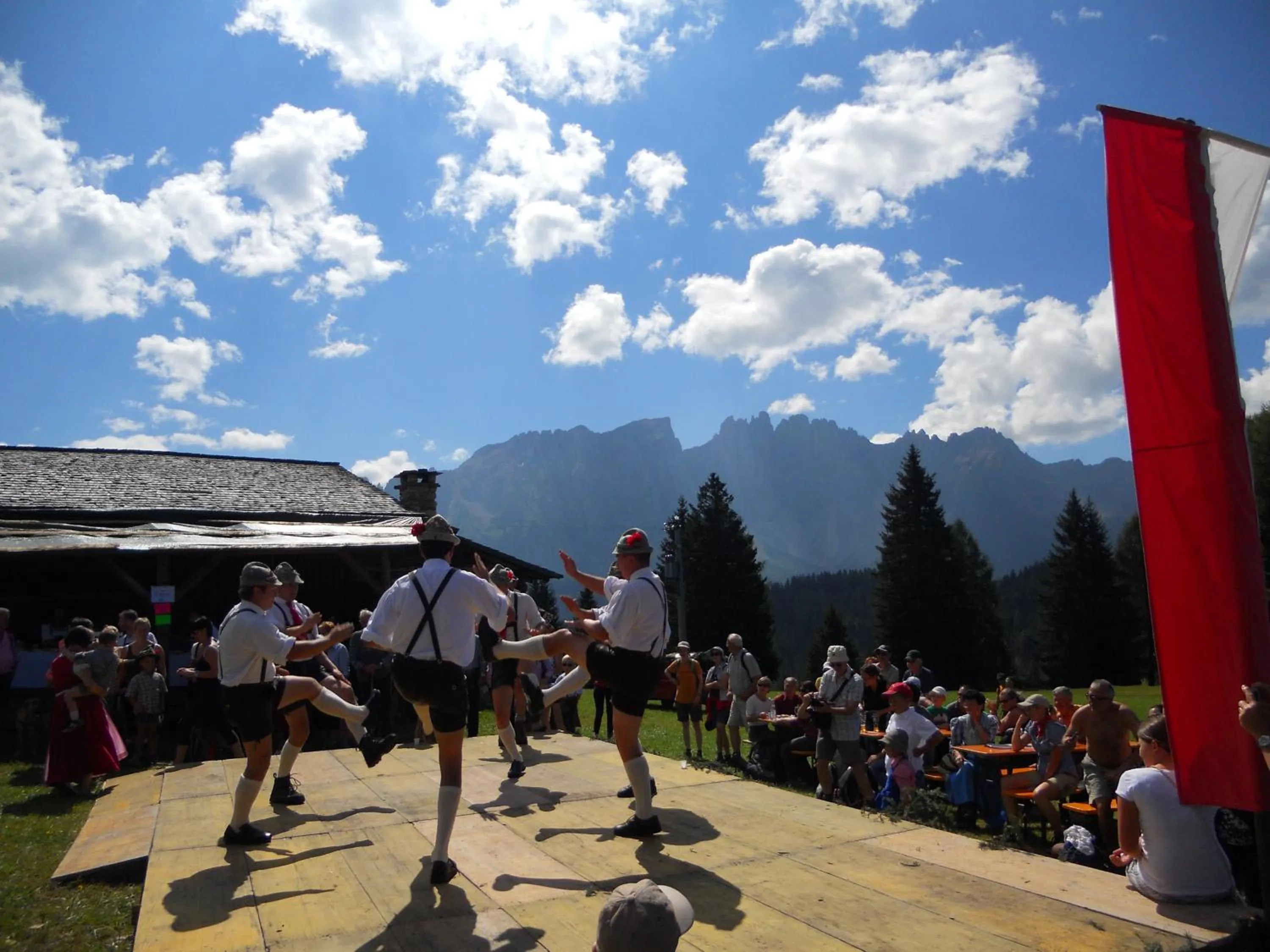 Entertainment in Residence Chris Appart