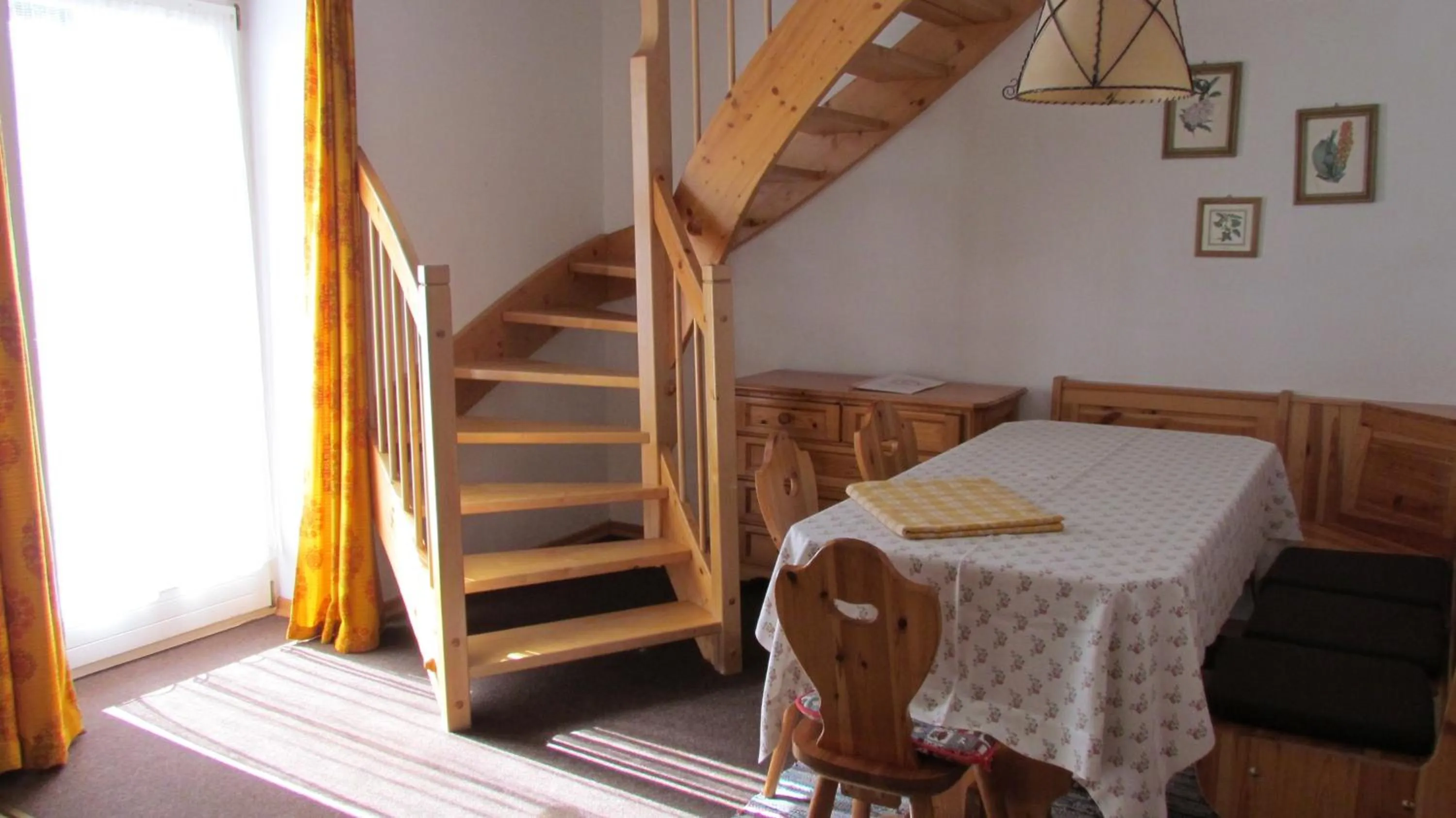 Dining area in Residence Chris Appart
