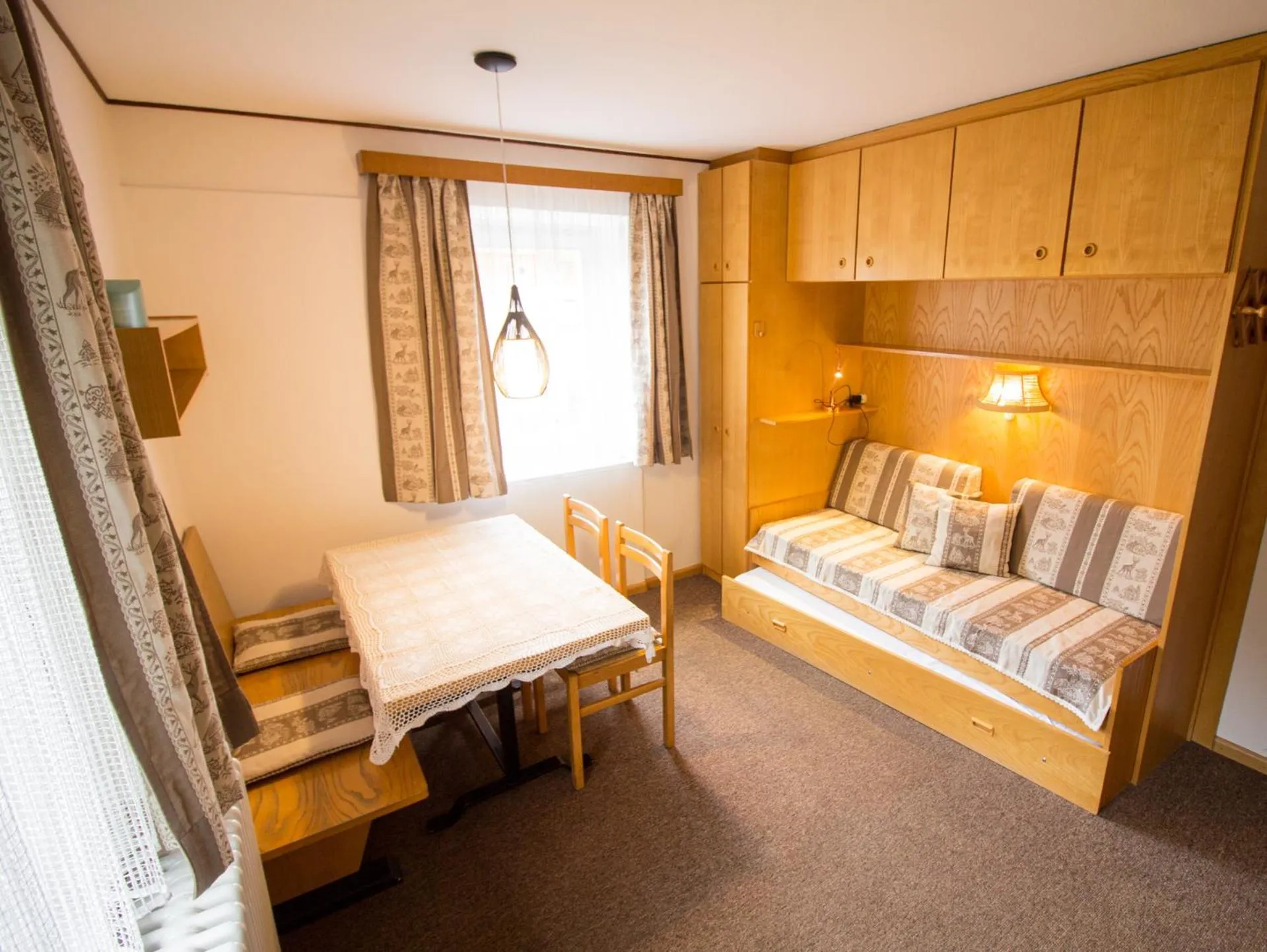 Seating area, Bed in Residence Chris Appart