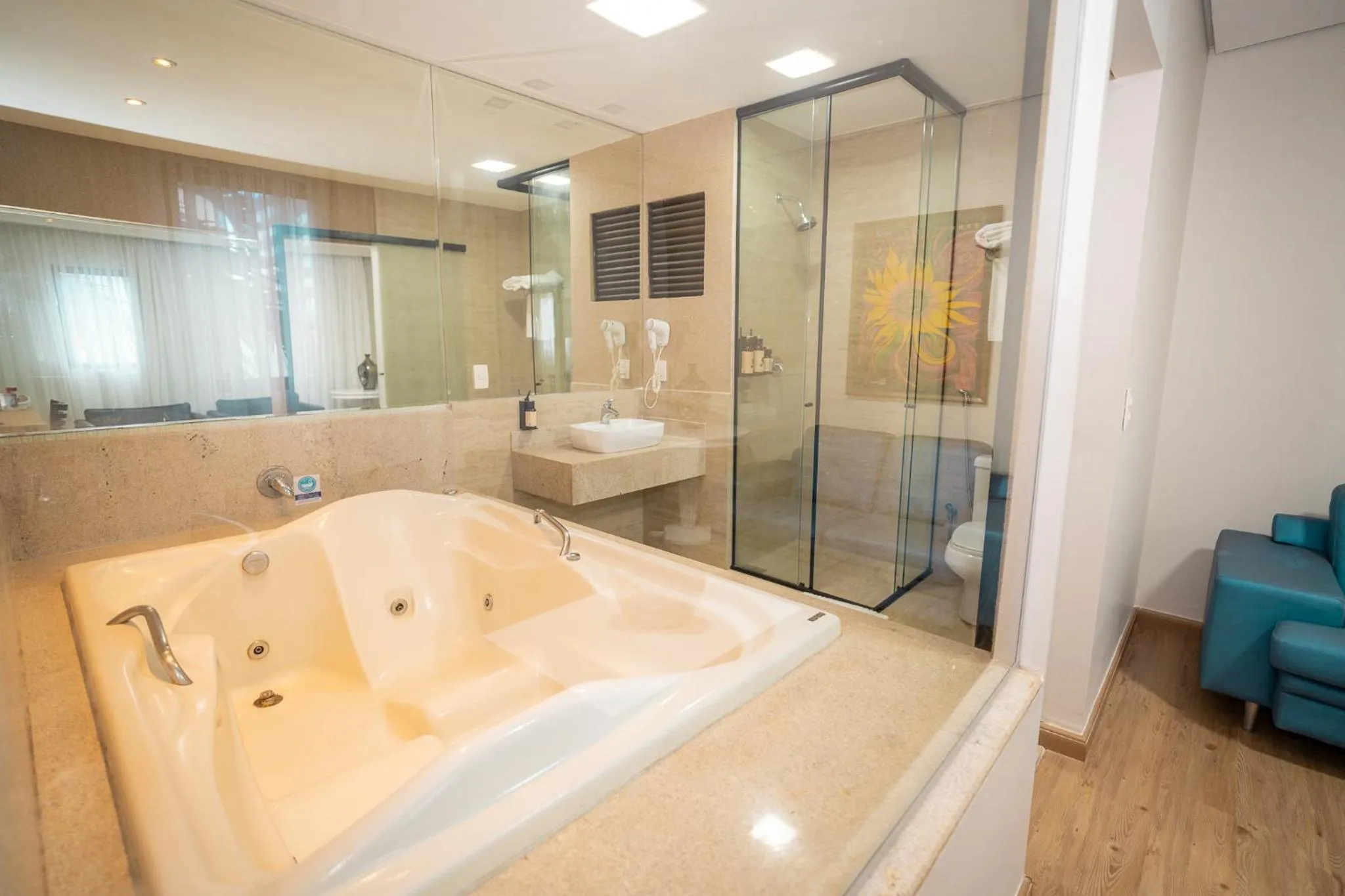 Bath in Hotel Girassol Plaza