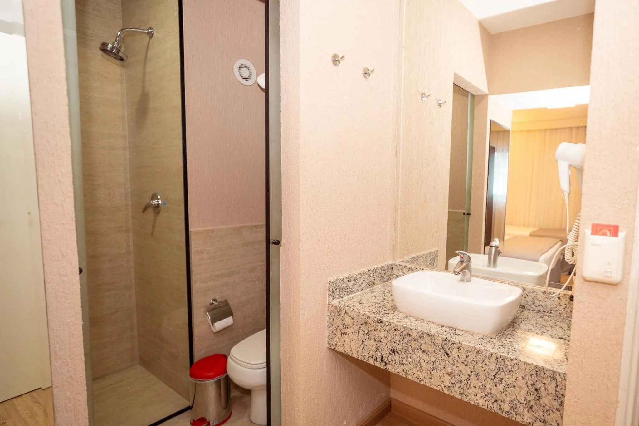 Public Bath in Hotel Girassol Plaza