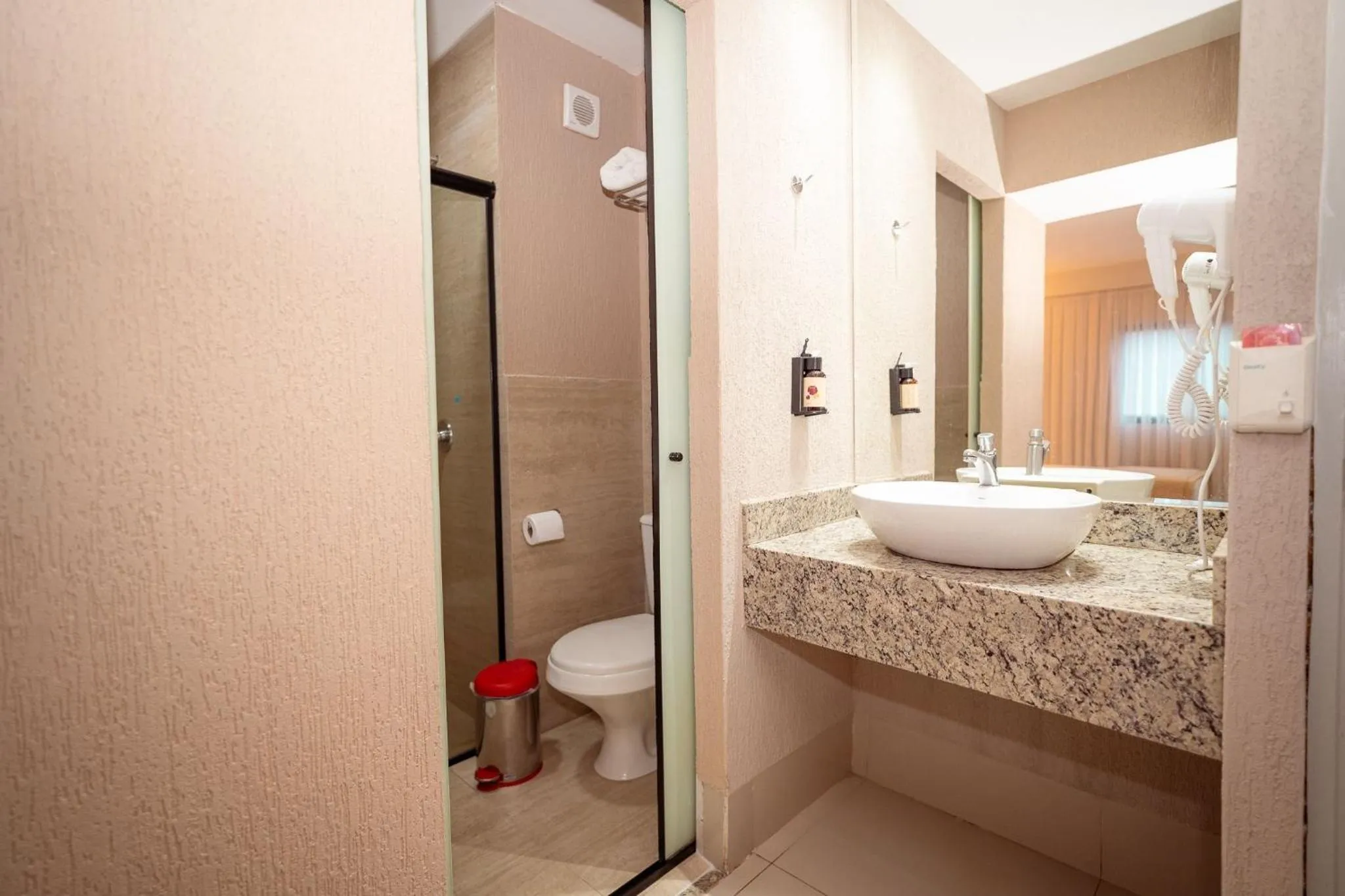 Bathroom in Hotel Girassol Plaza