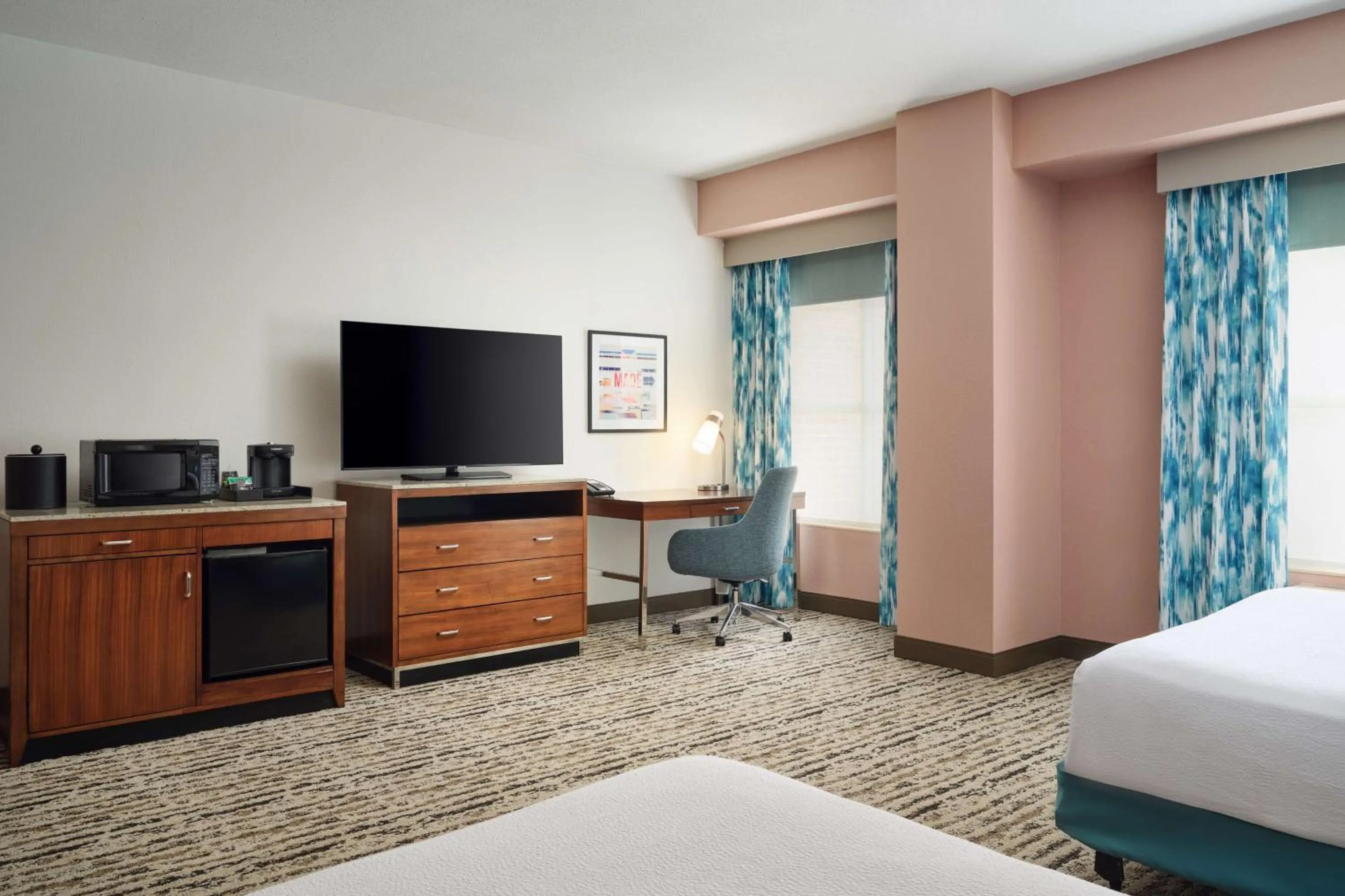 Bedroom, Bed in Hilton Garden Inn Atlanta Midtown