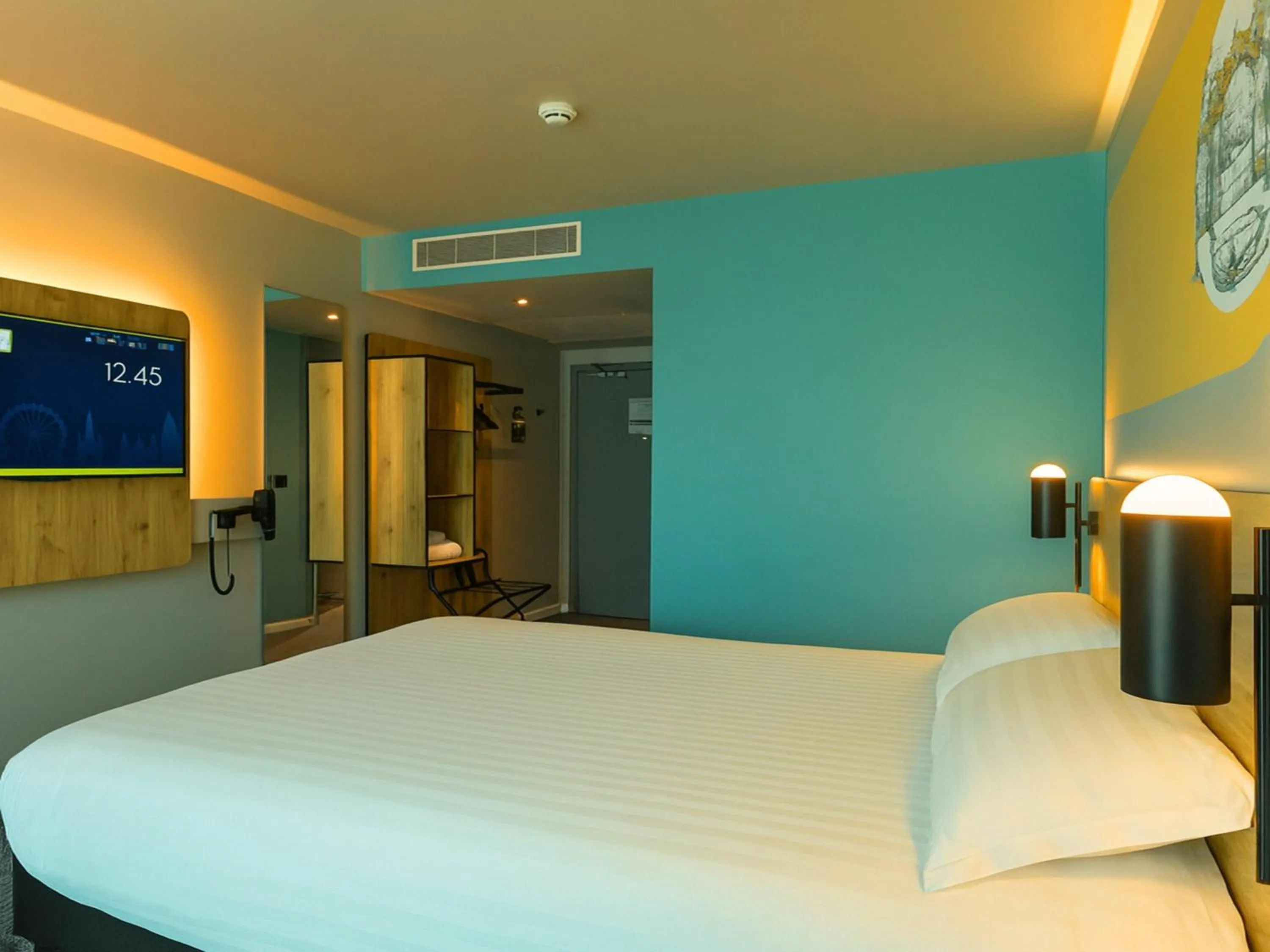 Photo of the whole room, Bed in B&B HOTEL Inverness