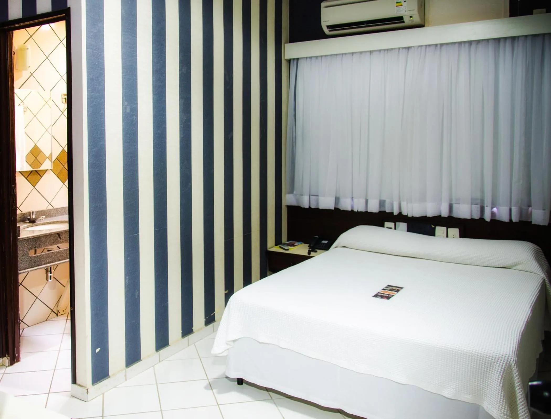 Bedroom, Bed in Pousada dos Girassóis