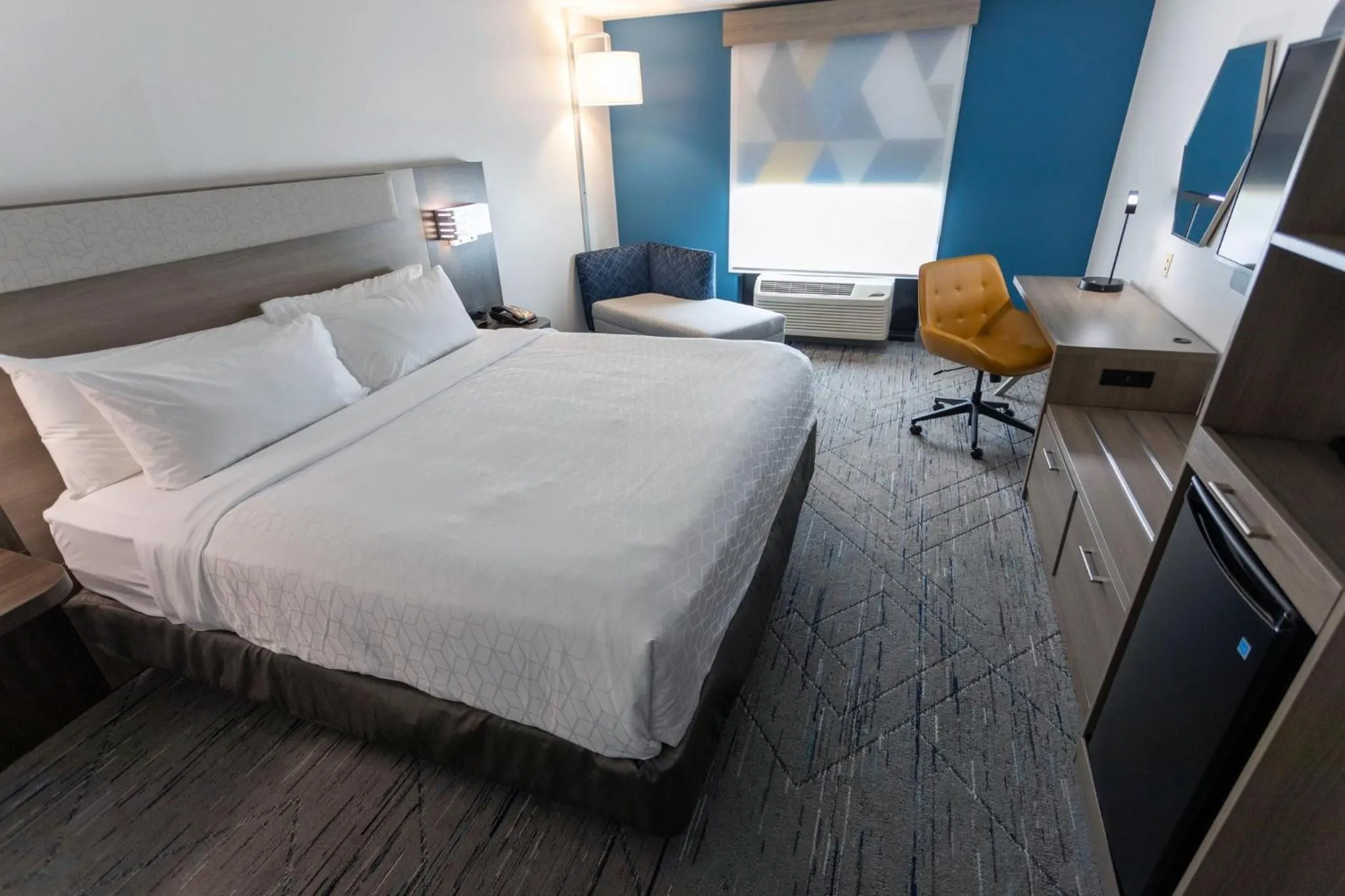 Photo of the whole room, Bed in Holiday Inn Express & Suites - Huntsville Airport by IHG