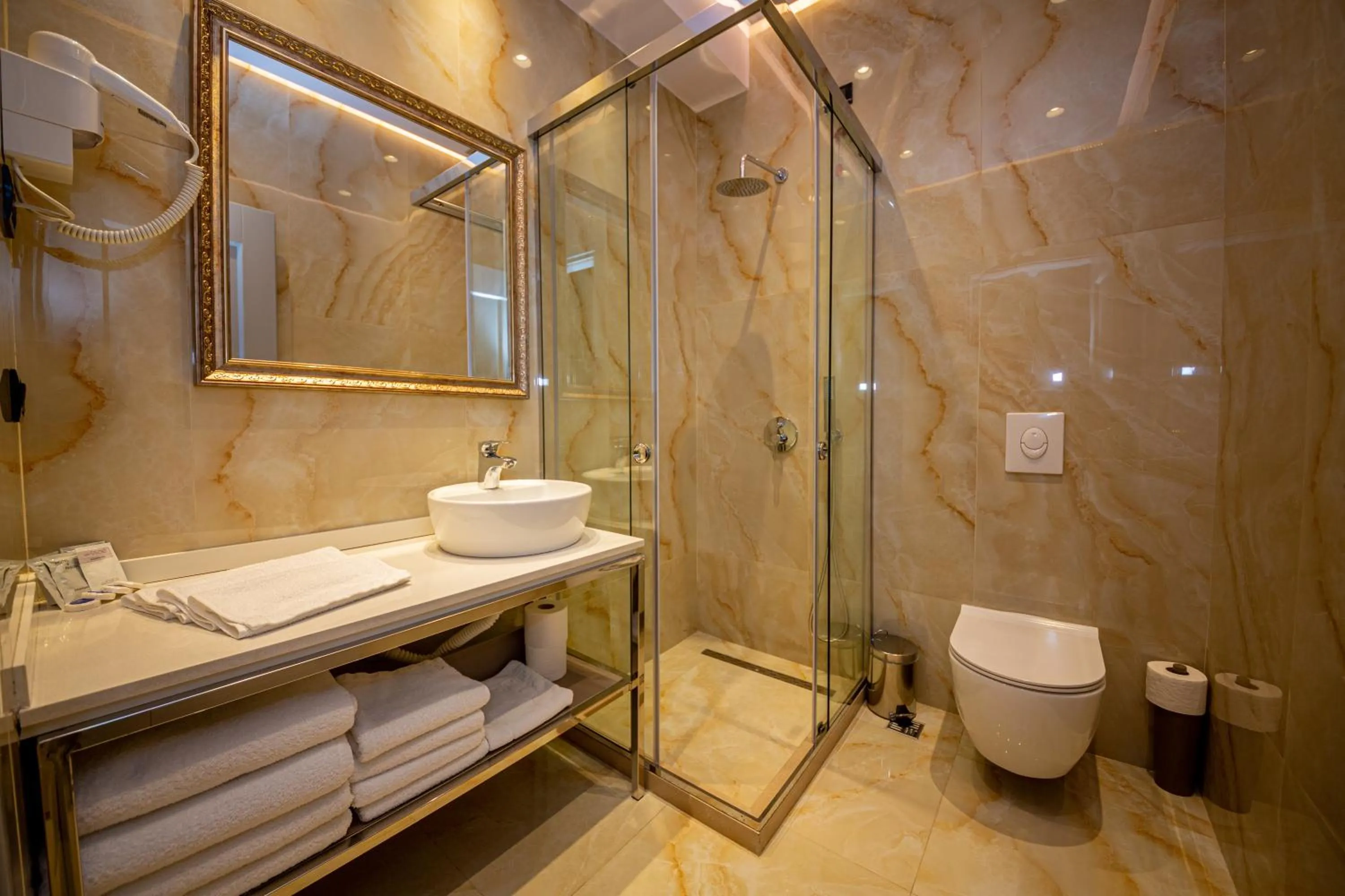 Bathroom in City Center Hotel