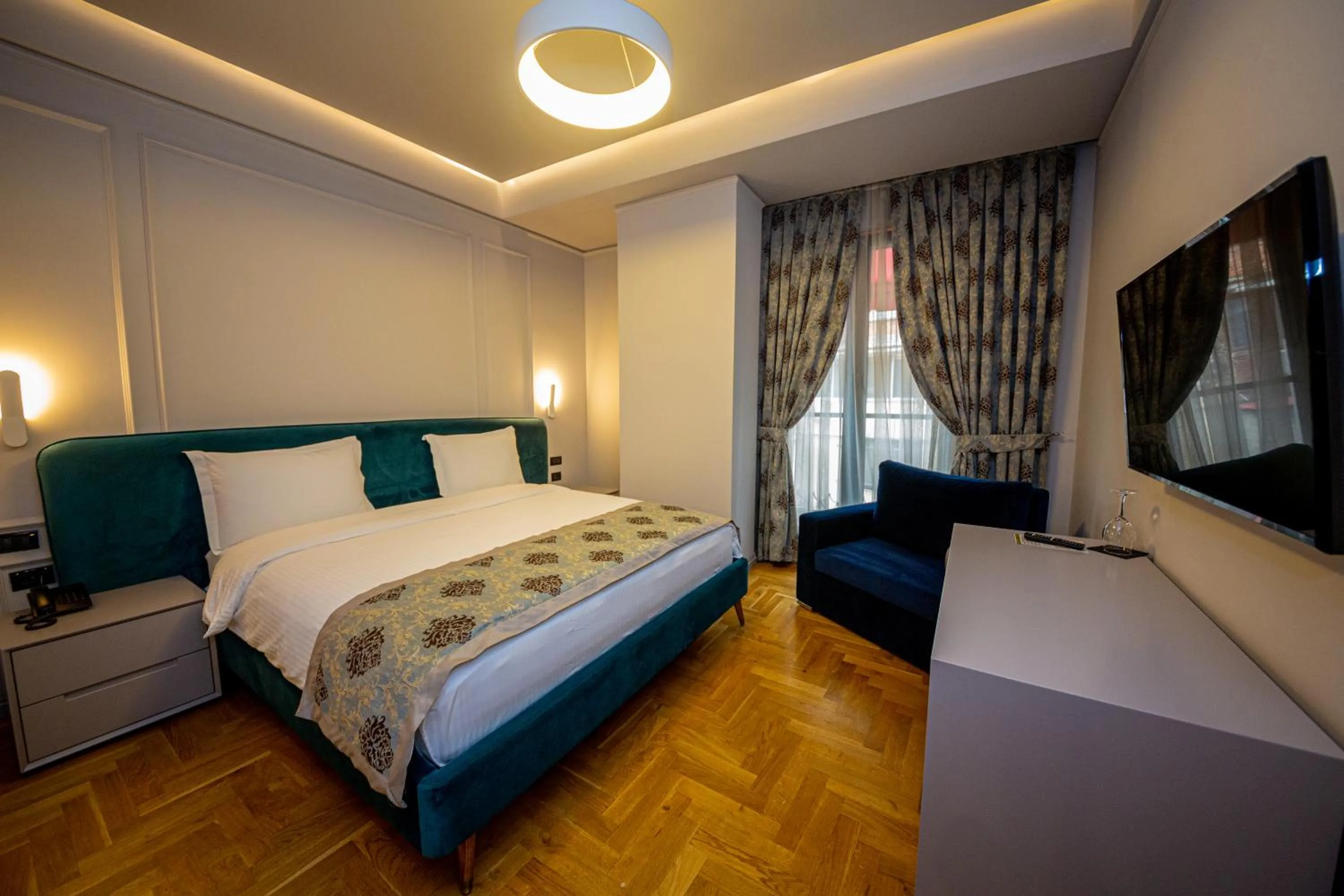 Bedroom, Bed in City Center Hotel