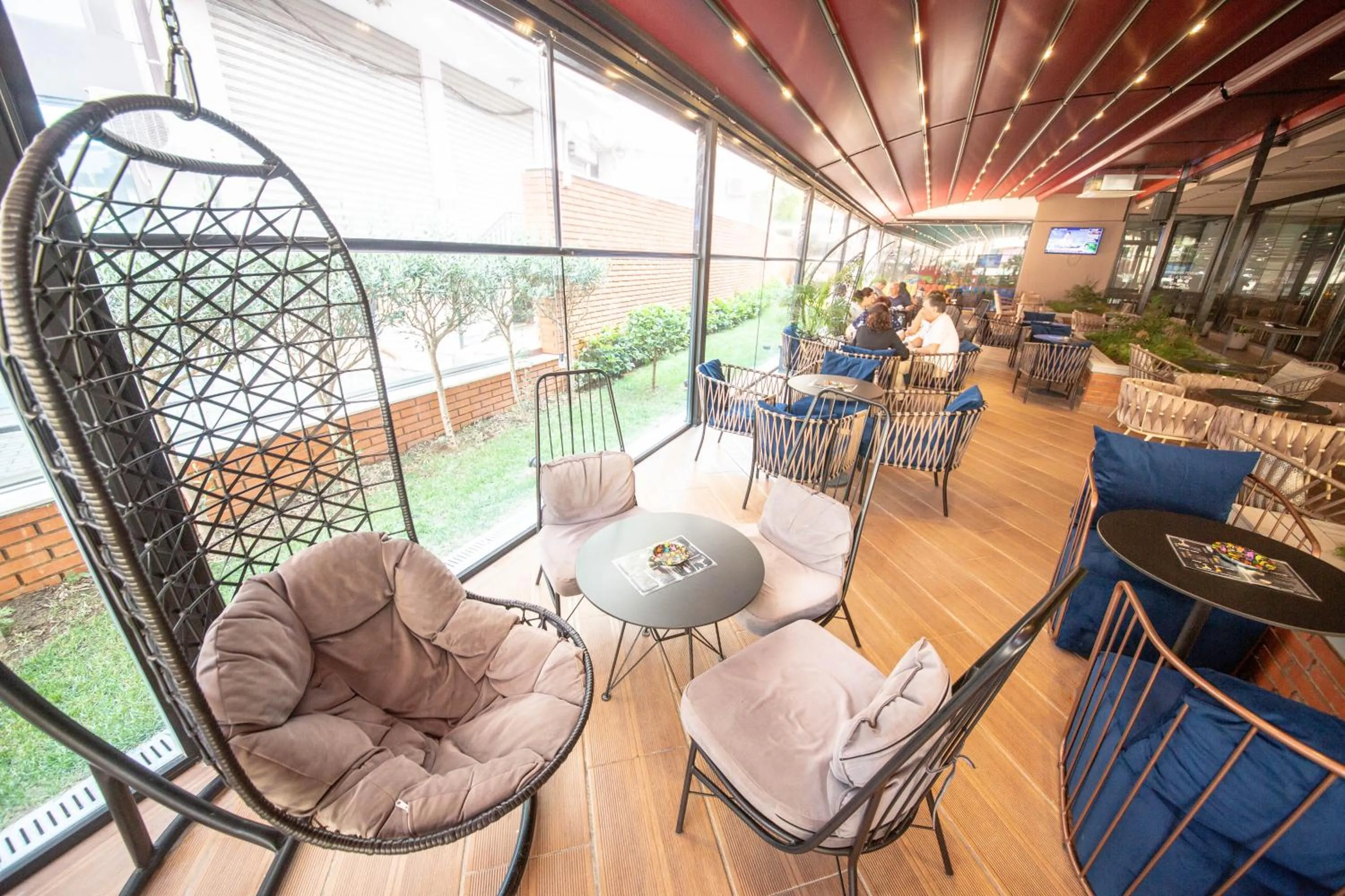 Lounge or bar in City Center Hotel