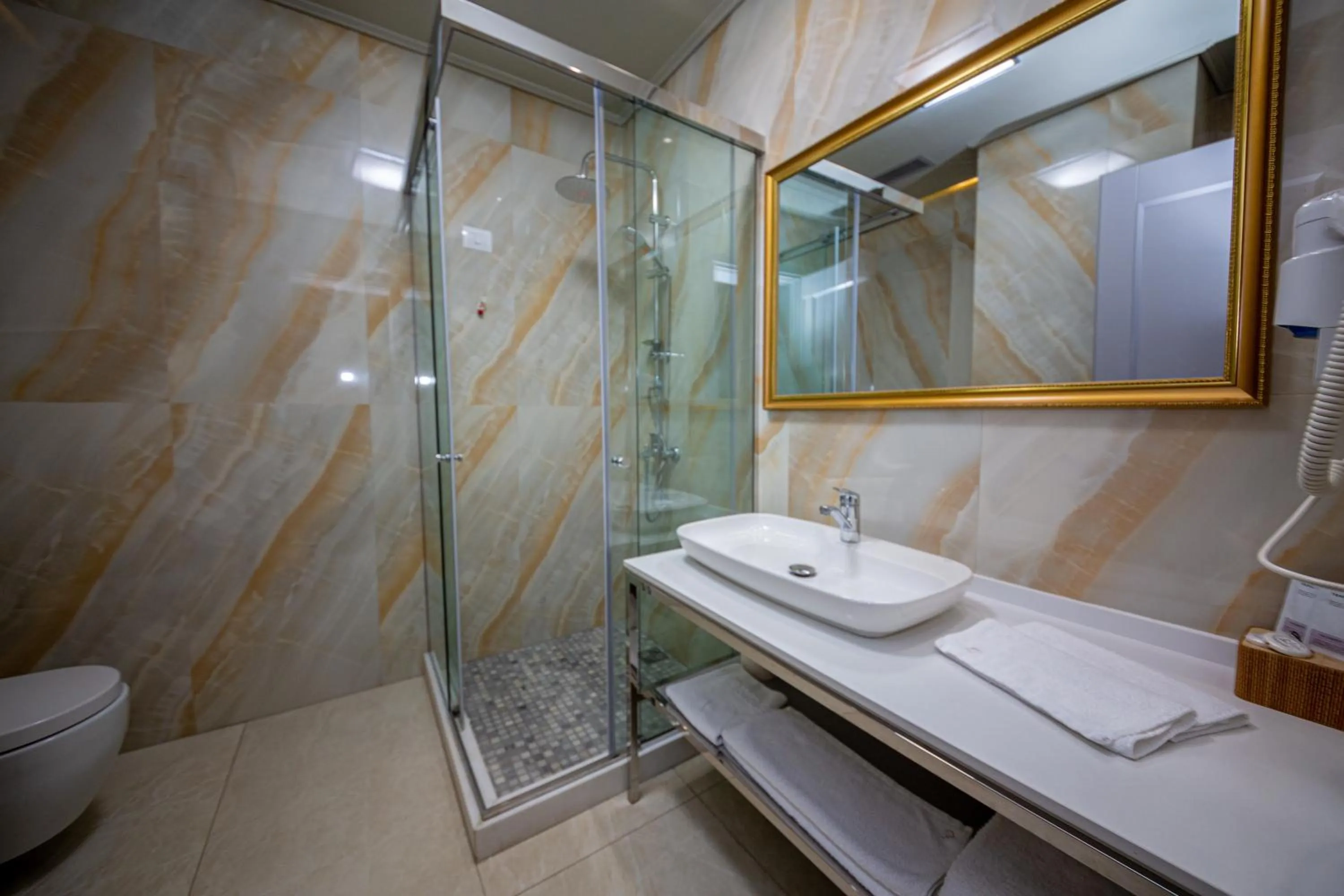 Bathroom in City Center Hotel