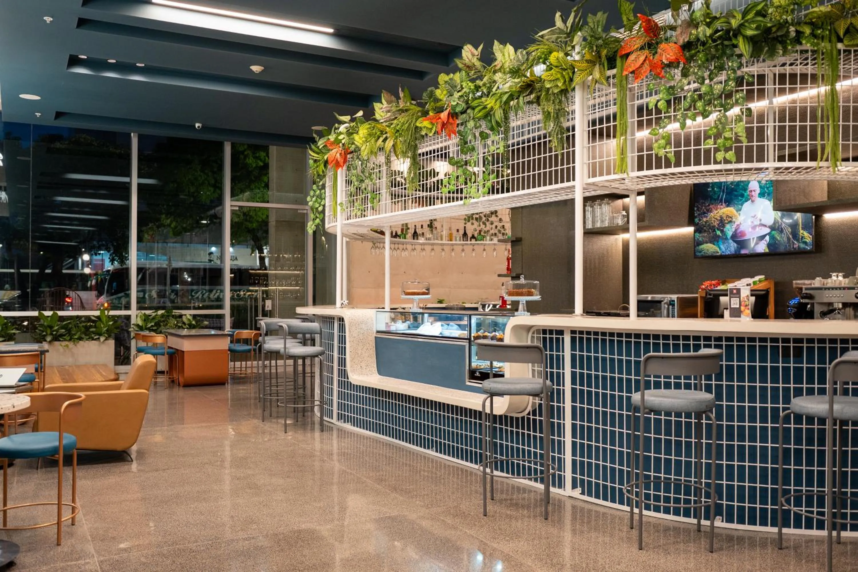 Lounge or bar in ibis Medellin