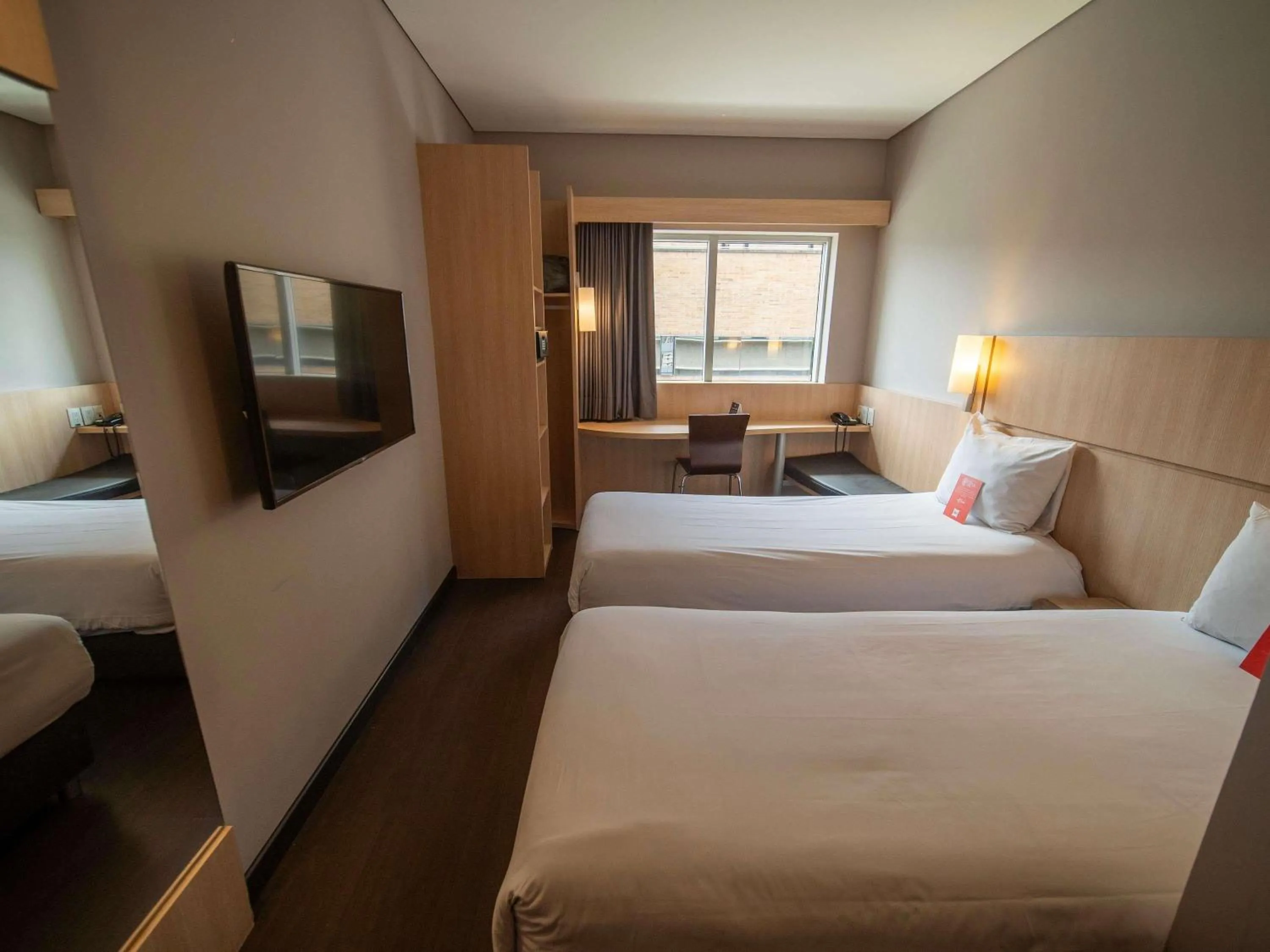 Bedroom, Bed in ibis Medellin