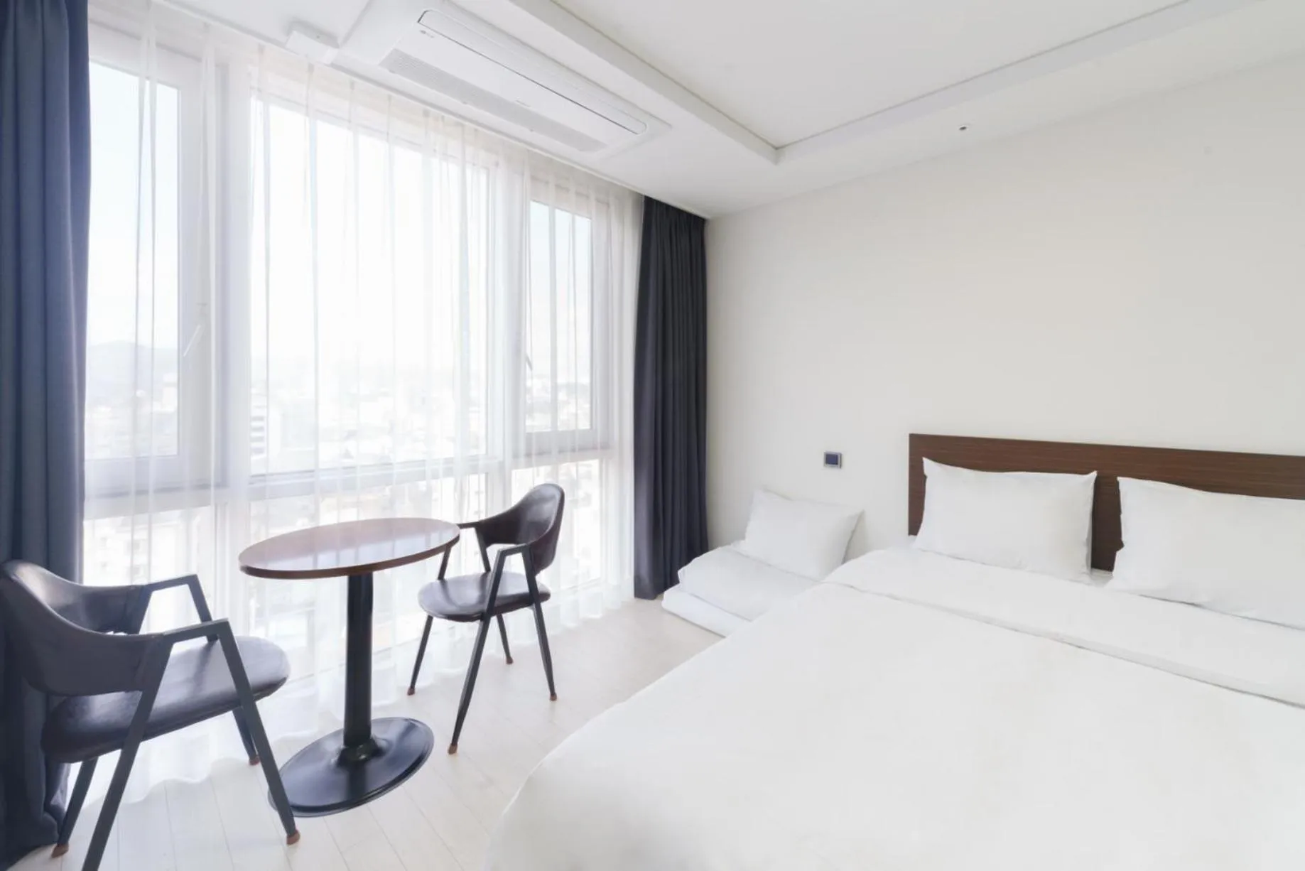 Photo of the whole room, Bed in The Venezia Suite Hotel