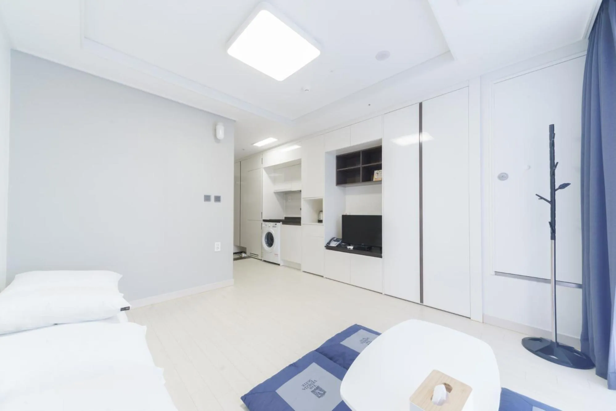 TV and multimedia, Bed in The Venezia Suite Hotel