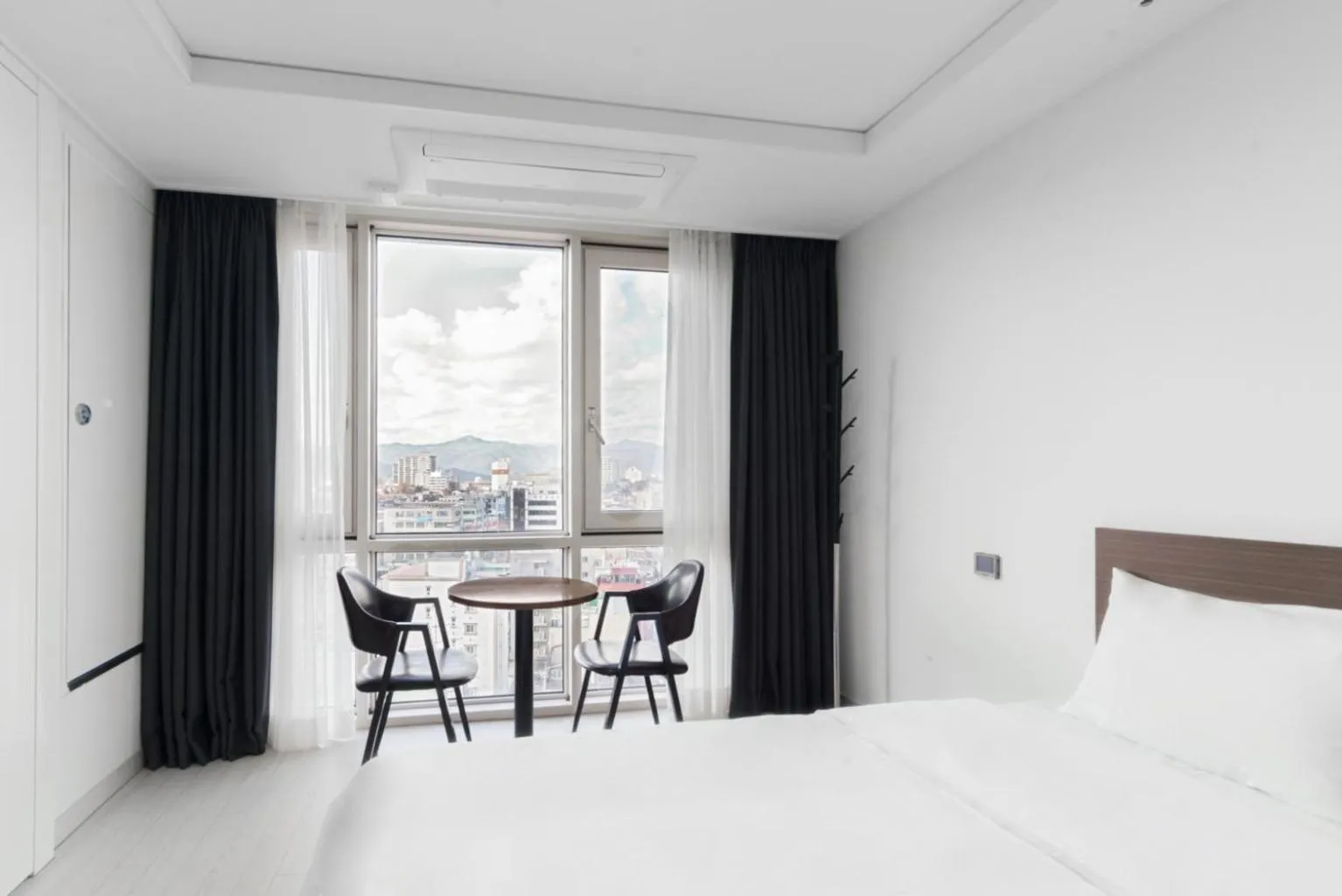 Bed in The Venezia Suite Hotel