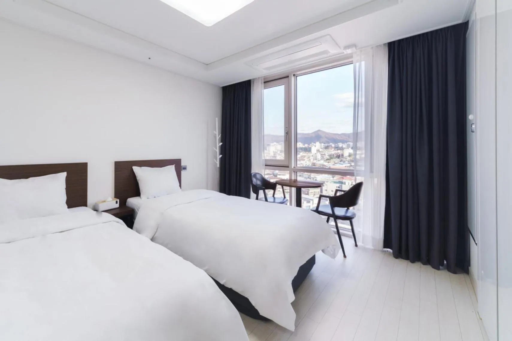 Bed in The Venezia Suite Hotel